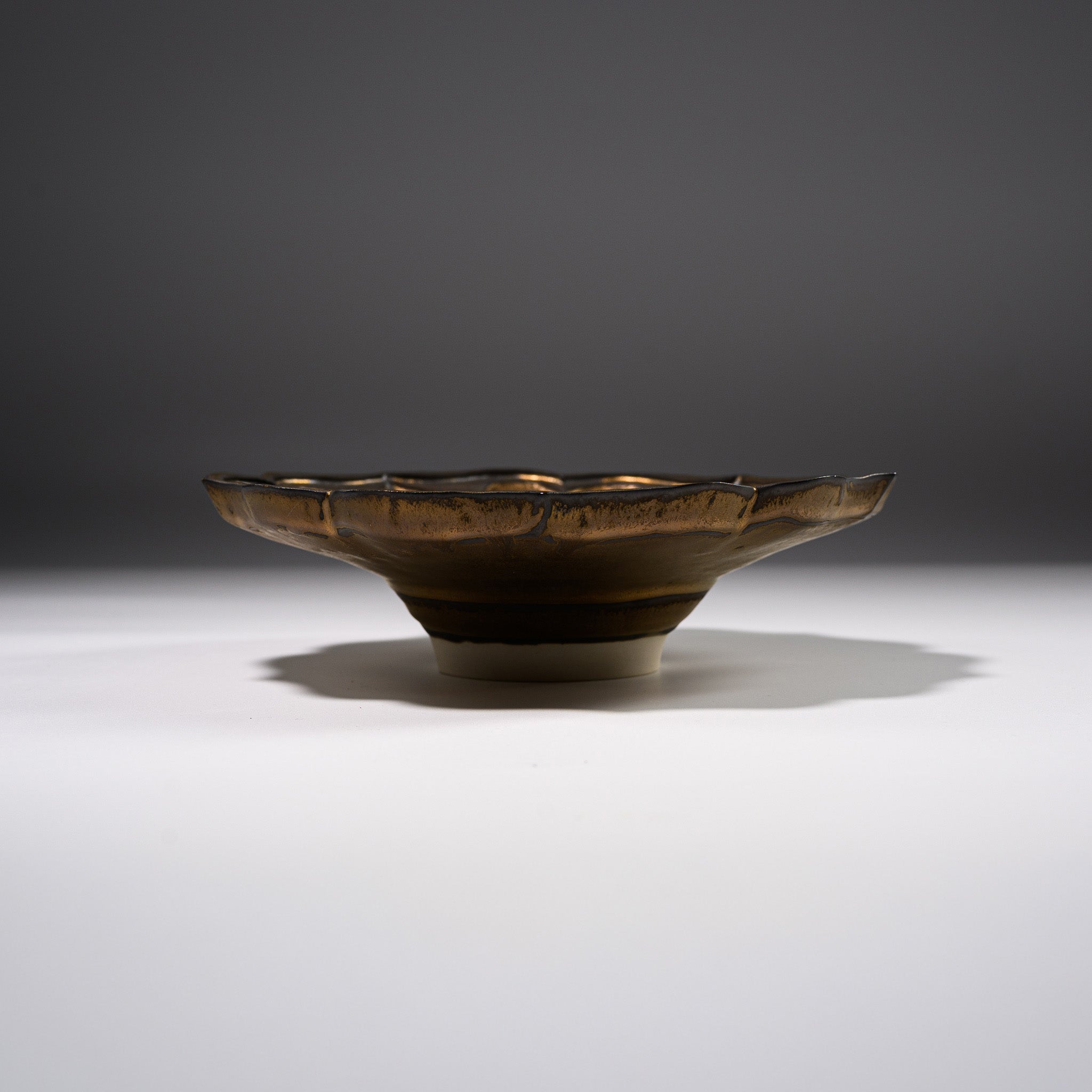 USUKIYAKI Handmade Ceramic Petal Rimmed Bowl - Ryoka Gold - Japanese Pottery for Tea, Desserts & Home Decor