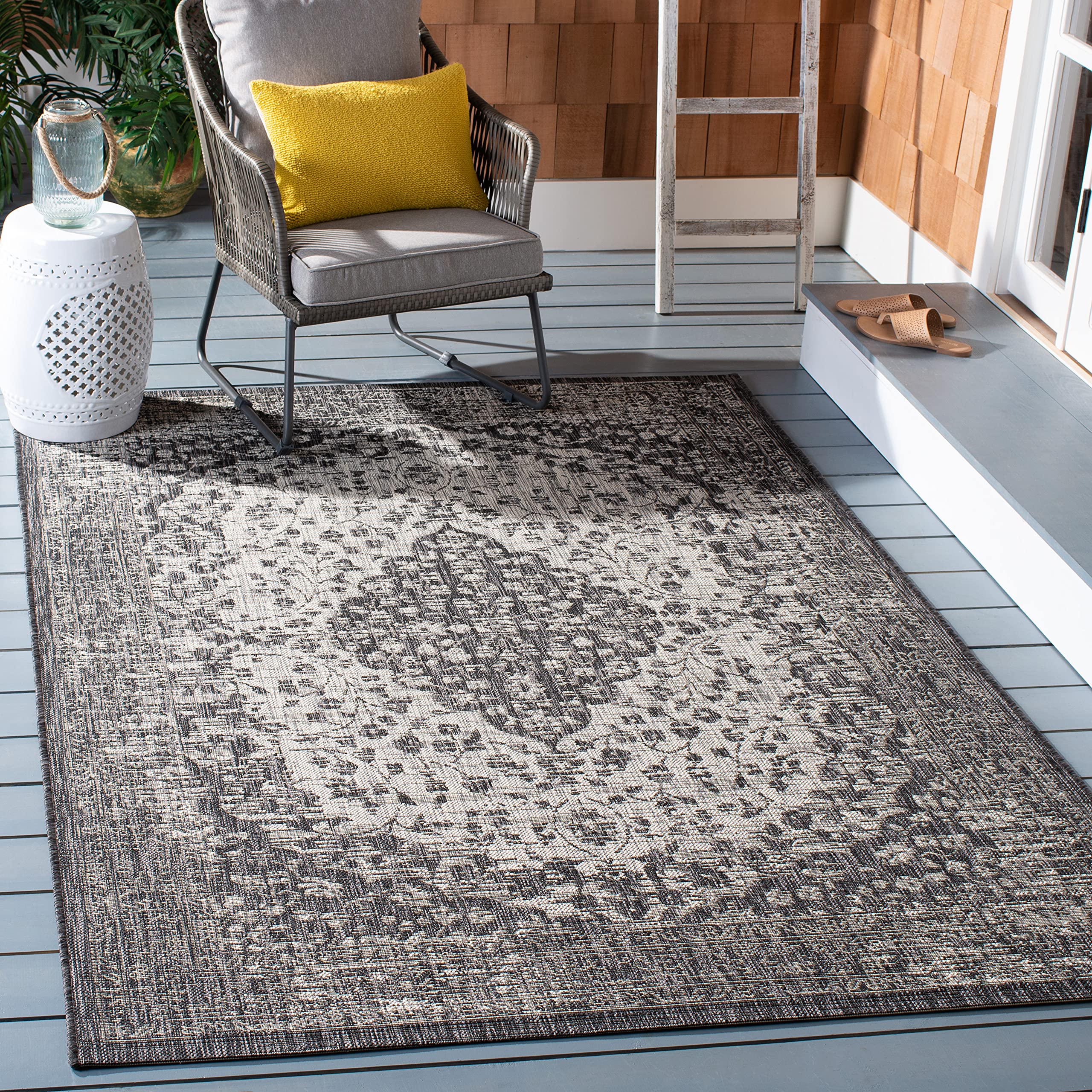 SAFAVIEH Courtyard Collection 6'7