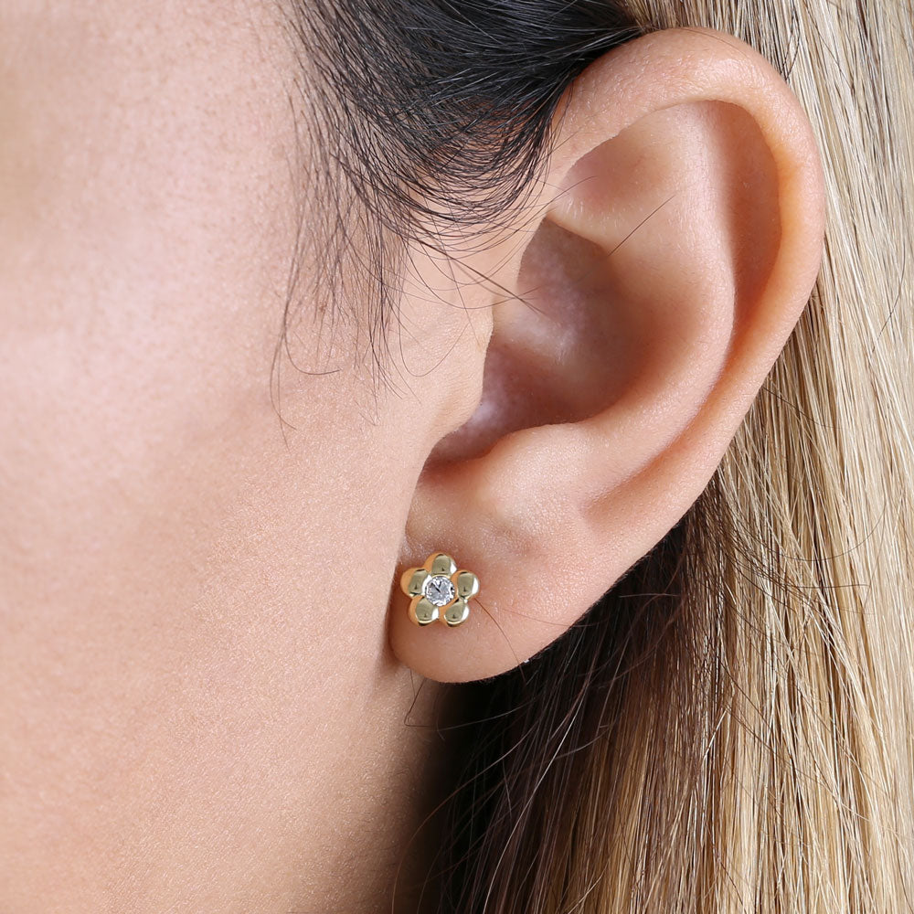 14K Yellow Gold Simple Flower CZ Stud Earrings for Women - Elegant Cubic Zirconia Flower Earrings for Everyday Wear, Gift Giving & Special Occasions