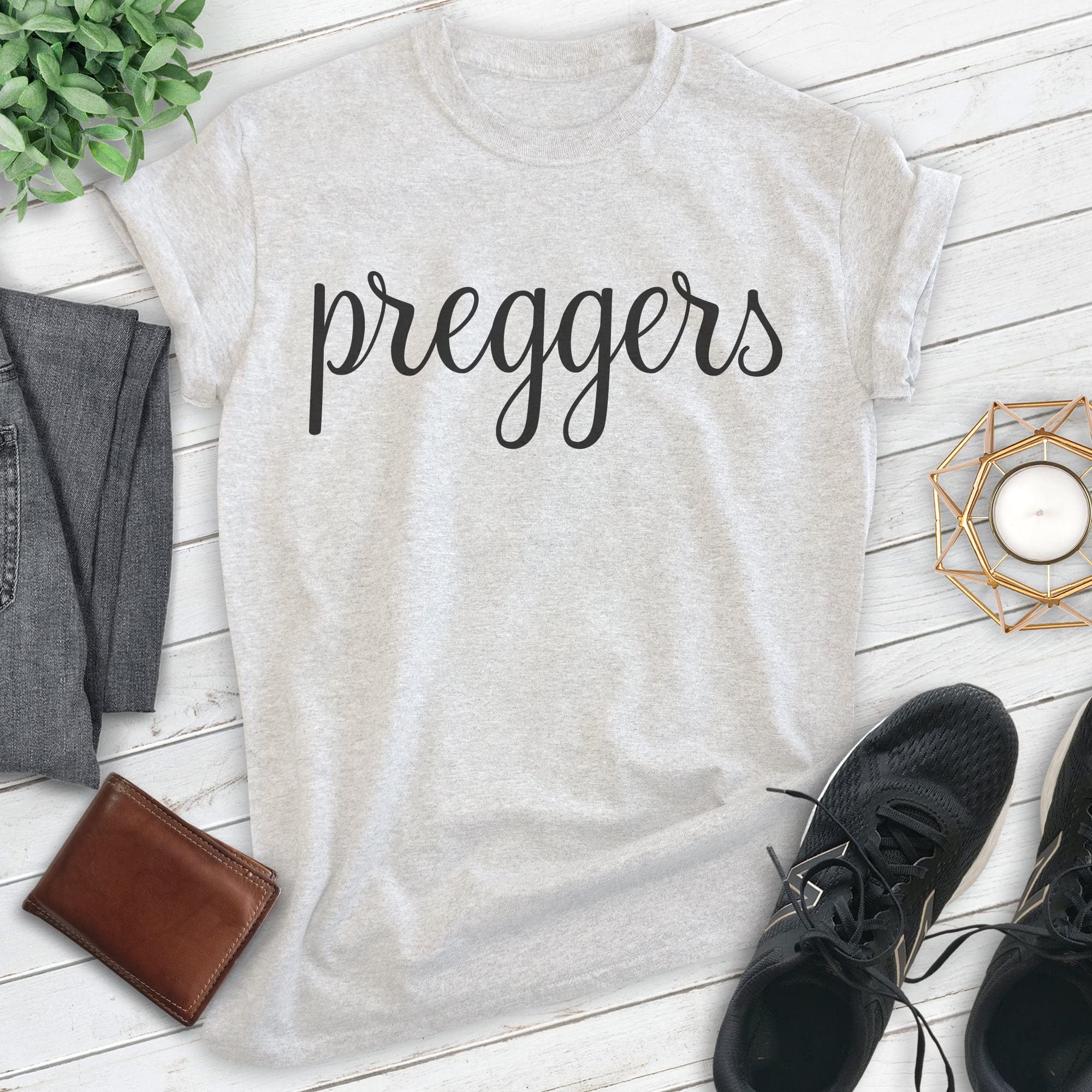 EVERTREE CLOTHING Preggers T-Shirt - Comfortable Unisex Pregnancy Tee for Women & New Moms | Cute Baby Announcement Shirt | Perfect for Maternity Photos, Baby Showers & Pregnancy Announcements