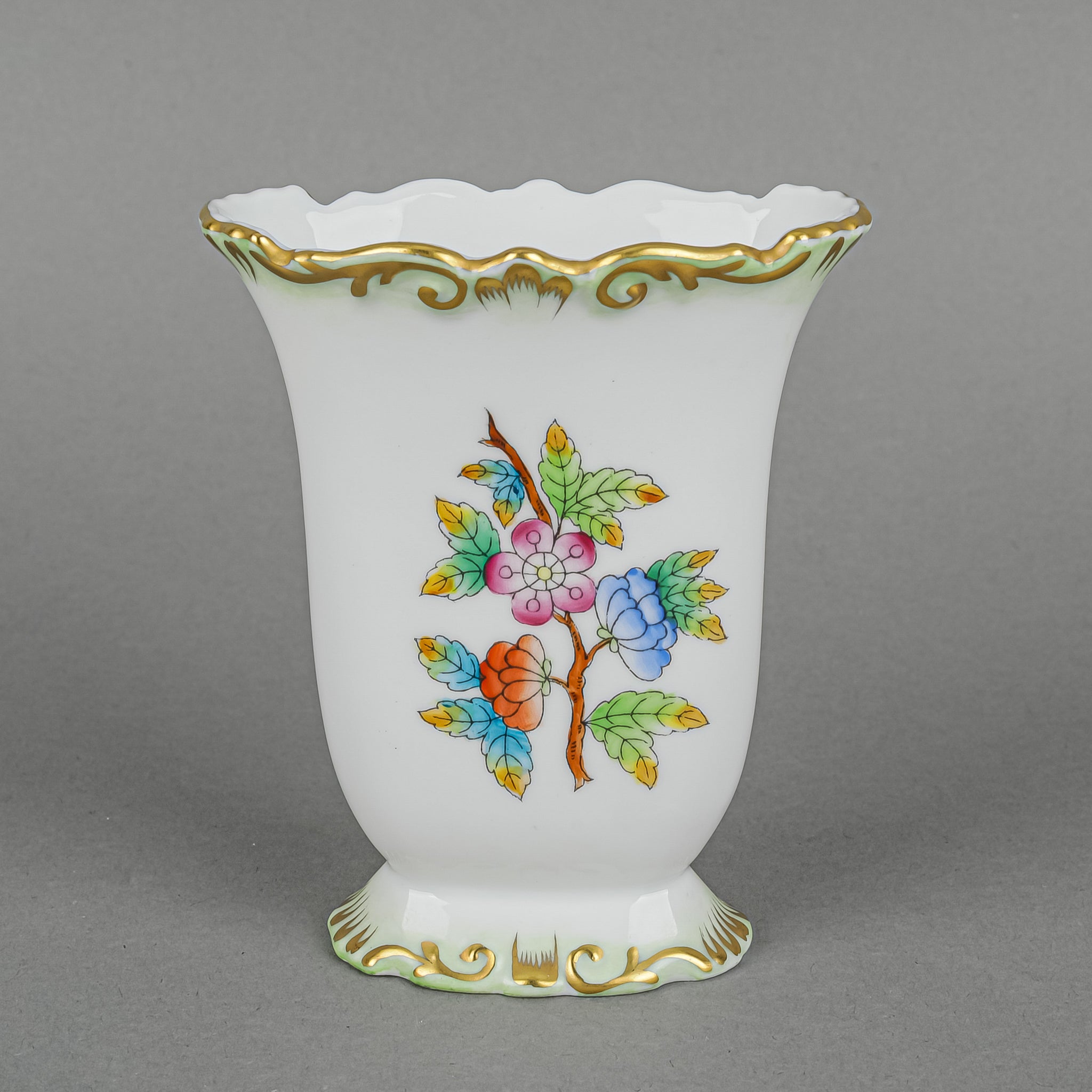 HEREND Queen Victoria Vase 6782 - Hand-Painted Porcelain Flower Vase for Home Decor, Luxury Gift & Collectible - Perfect for Living Room, Dining Table & Wedding Centerpiece