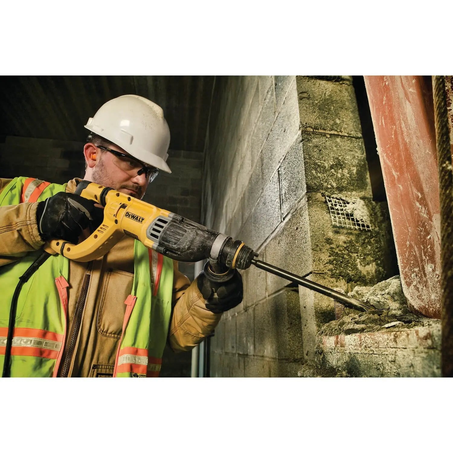 DEWALT D25263K SDS Rotary Hammer Drill Kit with Anti-Vibration Technology, D-Handle, 1-1/8 Inch Capacity - Perfect for Concrete Drilling, Demolition & Heavy-Duty Construction Projects