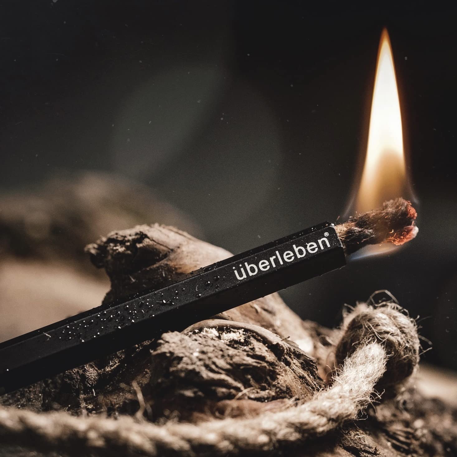 Überleben Tindår Fire Starter Kit - Waterproof Survival Fire Starter with 60 Min Burn Time, Parrafin Wax Rope & Hemp Wick - Includes Black Aluminum Sleeve & Slider Box - Perfect for Camping, Hiking, and Outdoor Emergency Preparedness