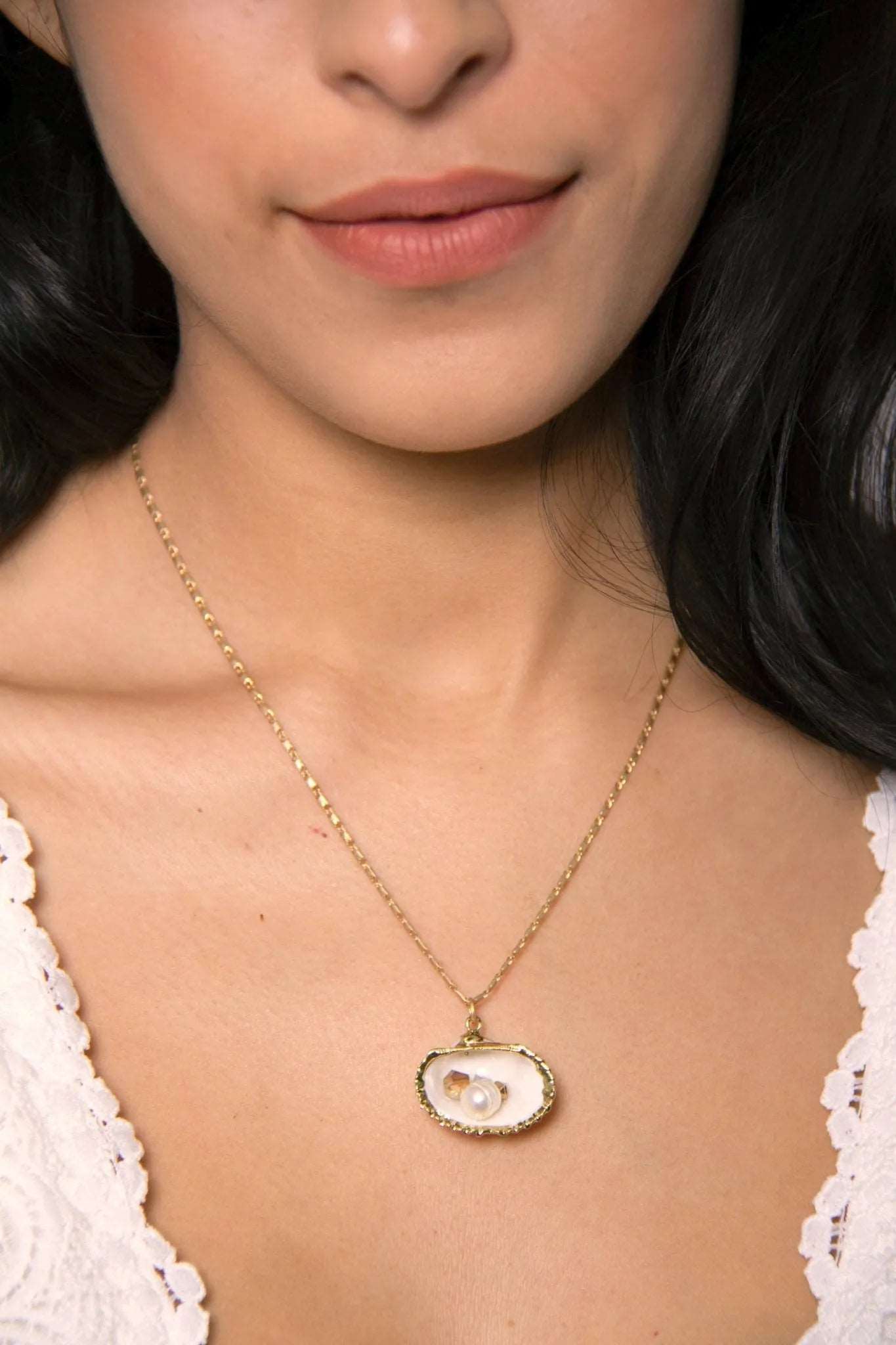 Elegant Pearl and Shell Gold Chain Necklace for Women - Perfect for Weddings, Parties & Everyday Wear