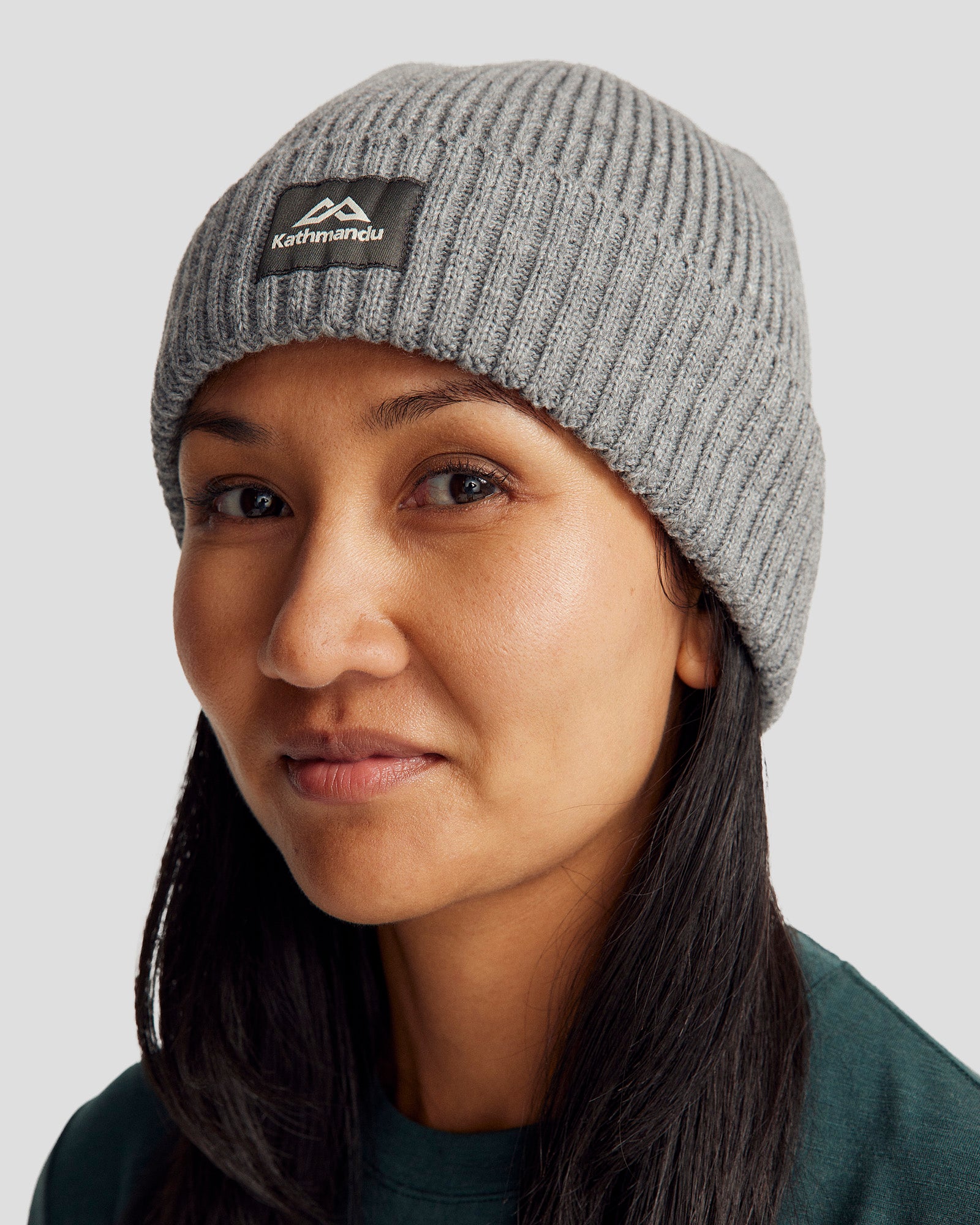 Badge Beanie 3.0 Light Grey Marle - Warm Winter Knit Hat for Men & Women - Perfect for Outdoor Activities, Skiing, and Casual Wear