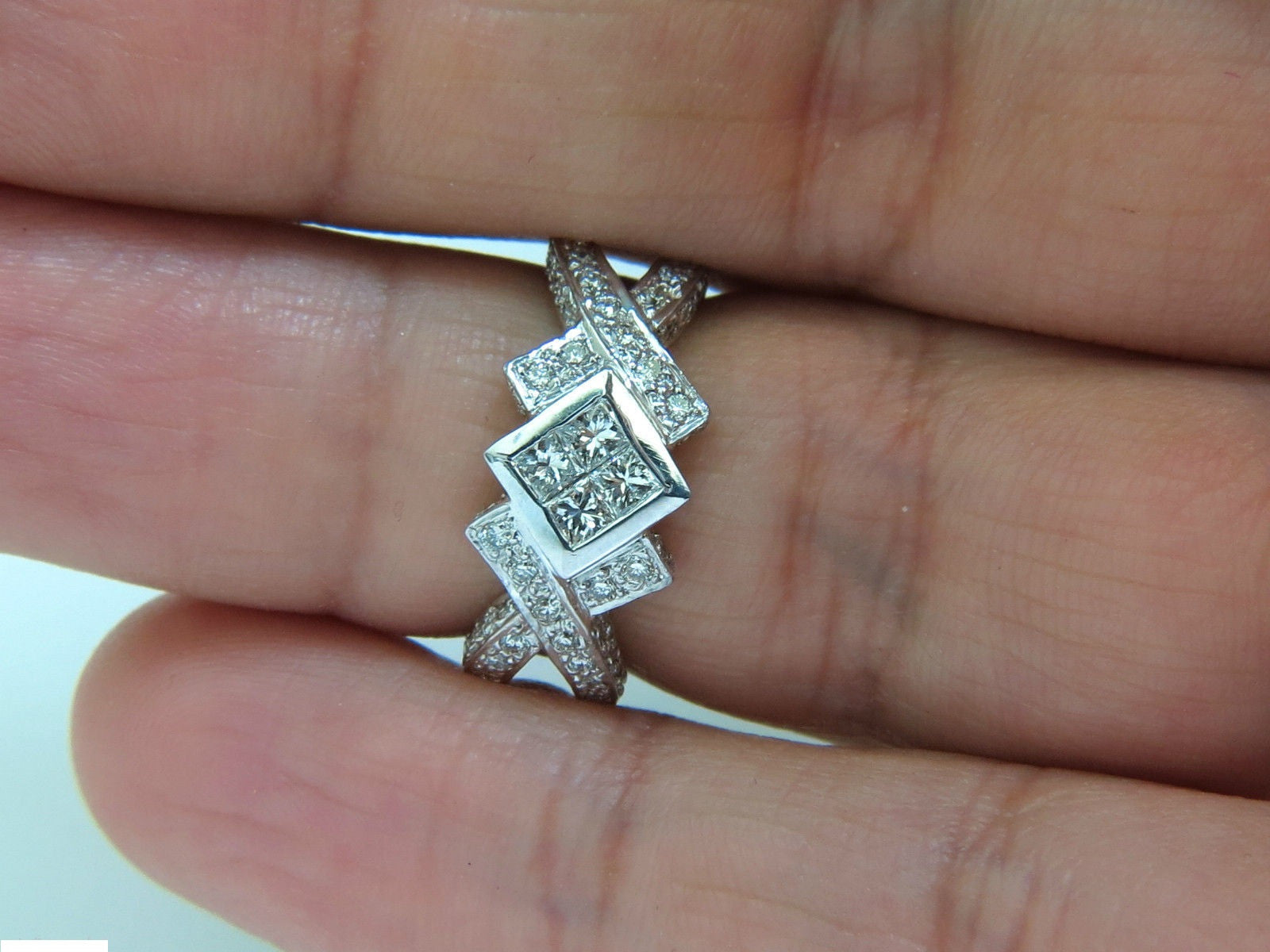 1.00CT Classic Princess Cluster & Round Crossover Ring with Split Shank - Elegant Wedding, Engagement, Anniversary Jewelry Gift for Women
