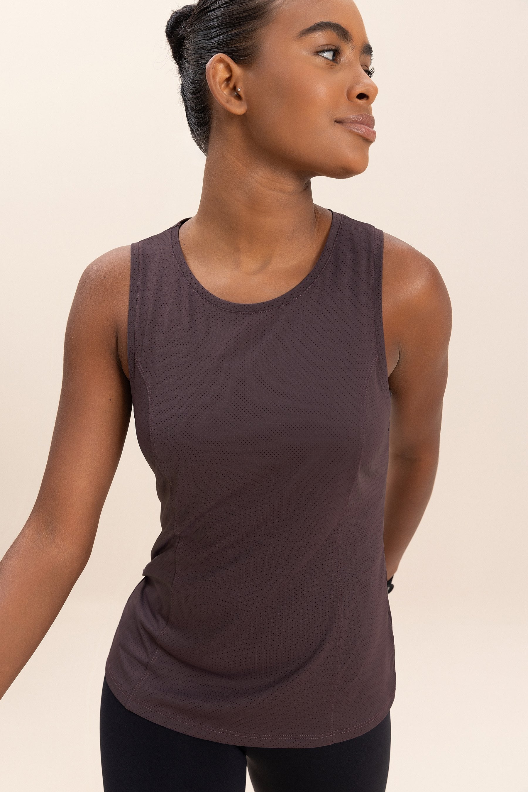 Action Line Tank Top for Women - Breathable & Comfortable Workout Shirt - Perfect for Gym, Yoga, Running & Summer Outfits