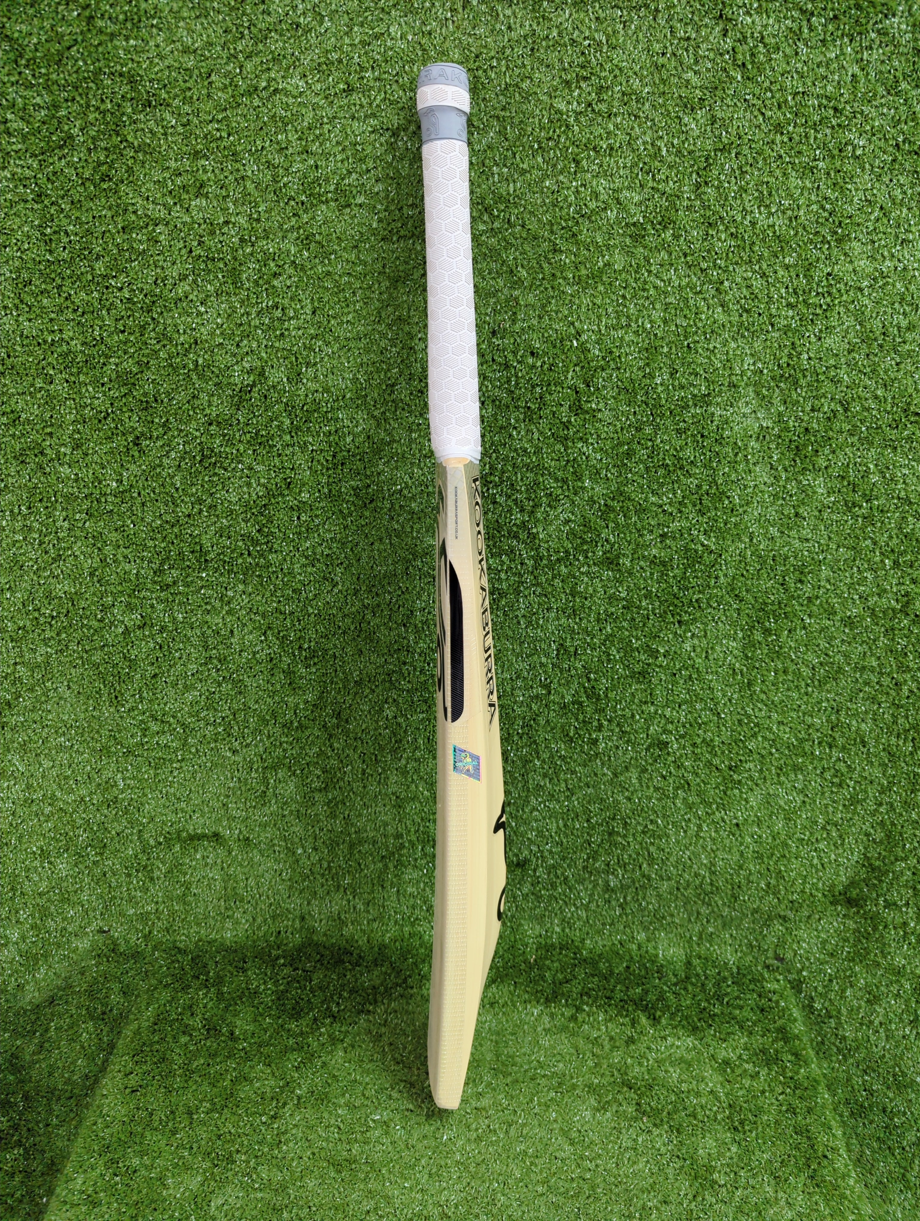 Kookaburra Nickel 6.5 English Willow Cricket Bat - Premium Grade Harrow Size for Adult Players | Perfect for Competitive Matches & Practice Sessions