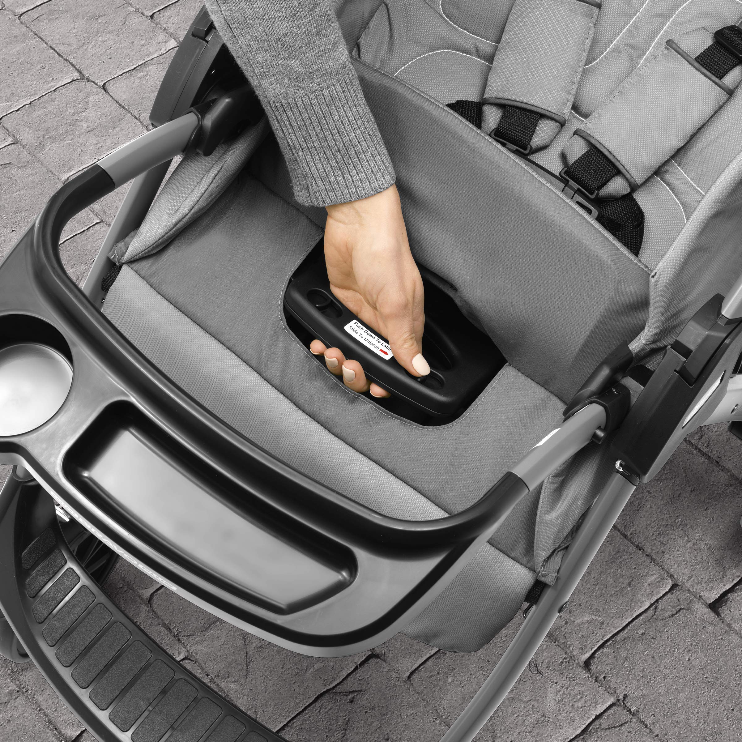 Chicco Mini Bravo Plus Travel System - Lightweight Stroller & Infant Car Seat Combo in Slate Grey | Perfect for Newborns, Toddlers & Traveling Families