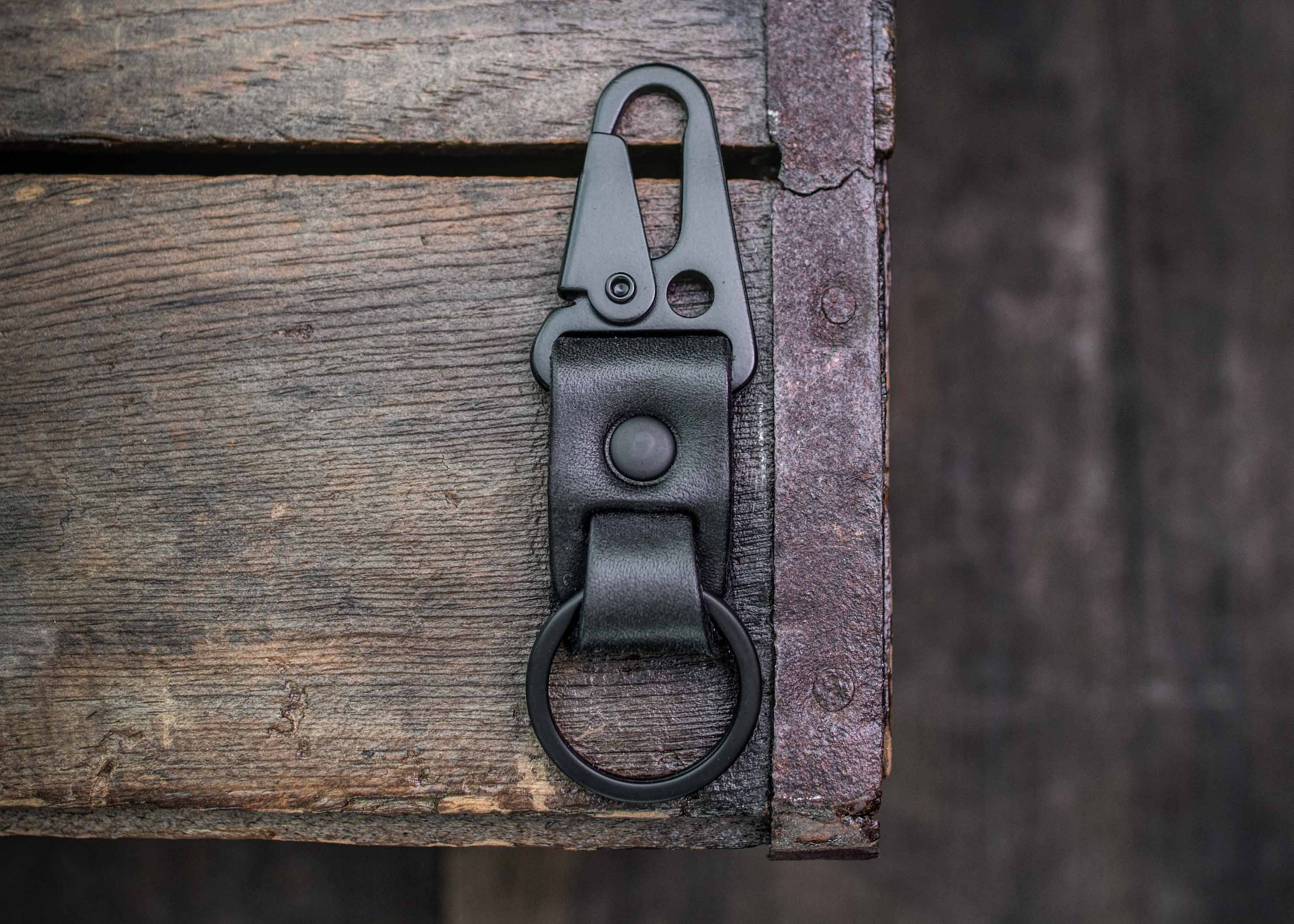 Premium Genuine Leather Keychain Clip - Durable & Stylish Key Holder for Keys, ID Cards, and Accessories - Perfect for Everyday Carry, Gifts, and Travel Essentials