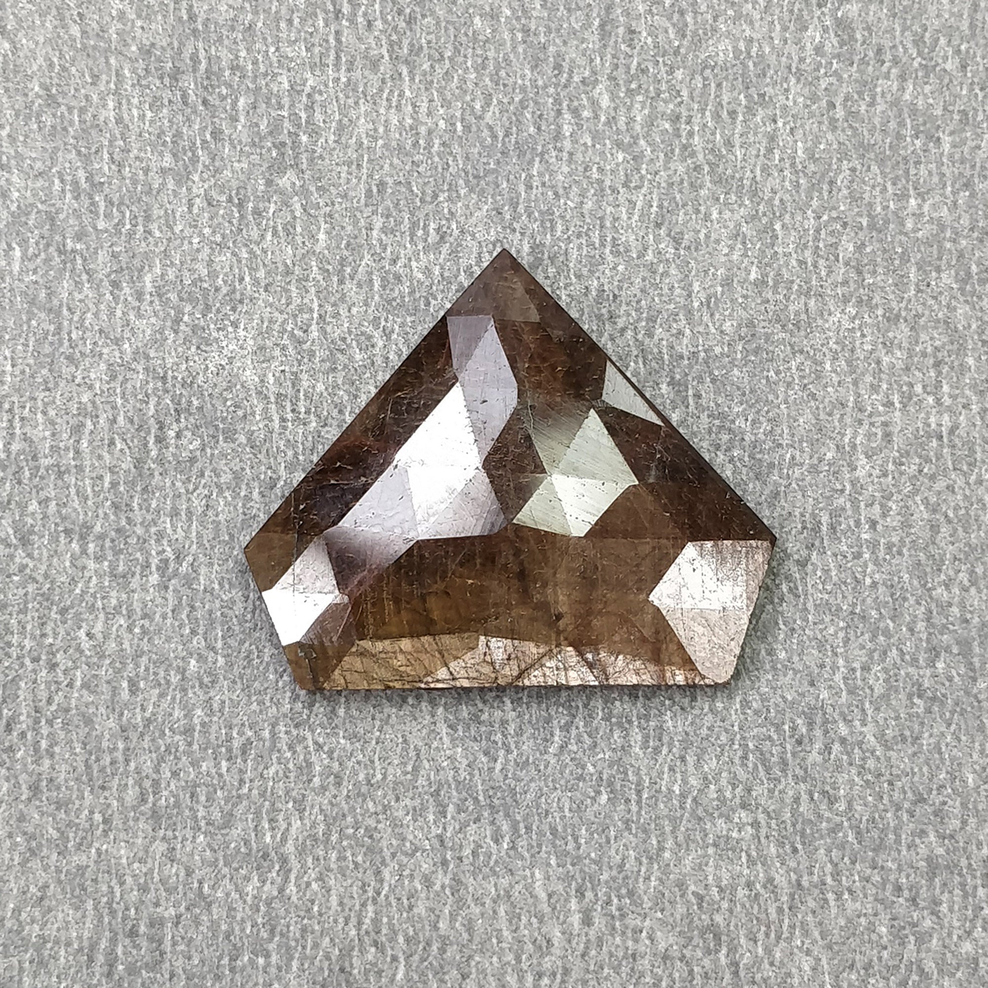 15.30cts Natural Untreated Golden Brown Chocolate Blue Sapphire Gemstone - Step Cut 22.5x19mm Uneven Shape (with Video) | Perfect for Jewelry Making, Engagement Rings & Luxury Gifts