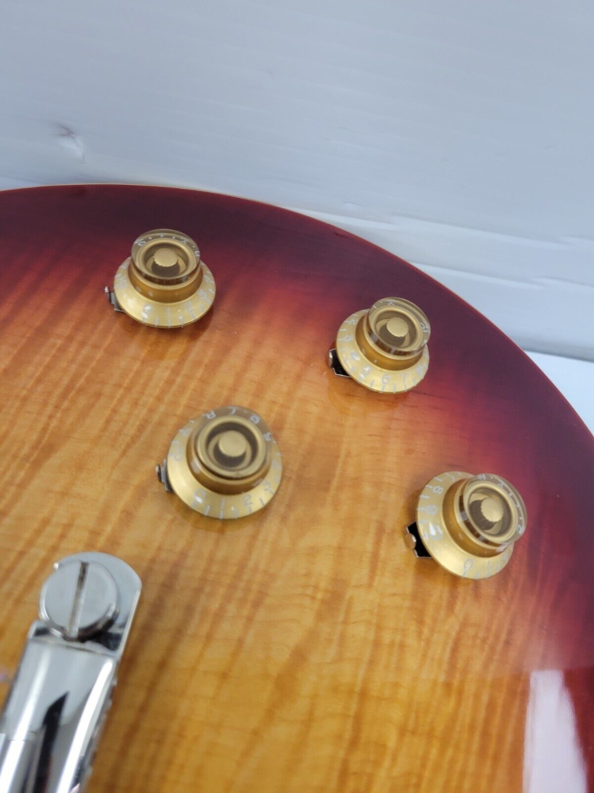 Epiphone Les Paul Standard Electric Guitar - Professional Quality for Rock, Blues & Studio Recording
