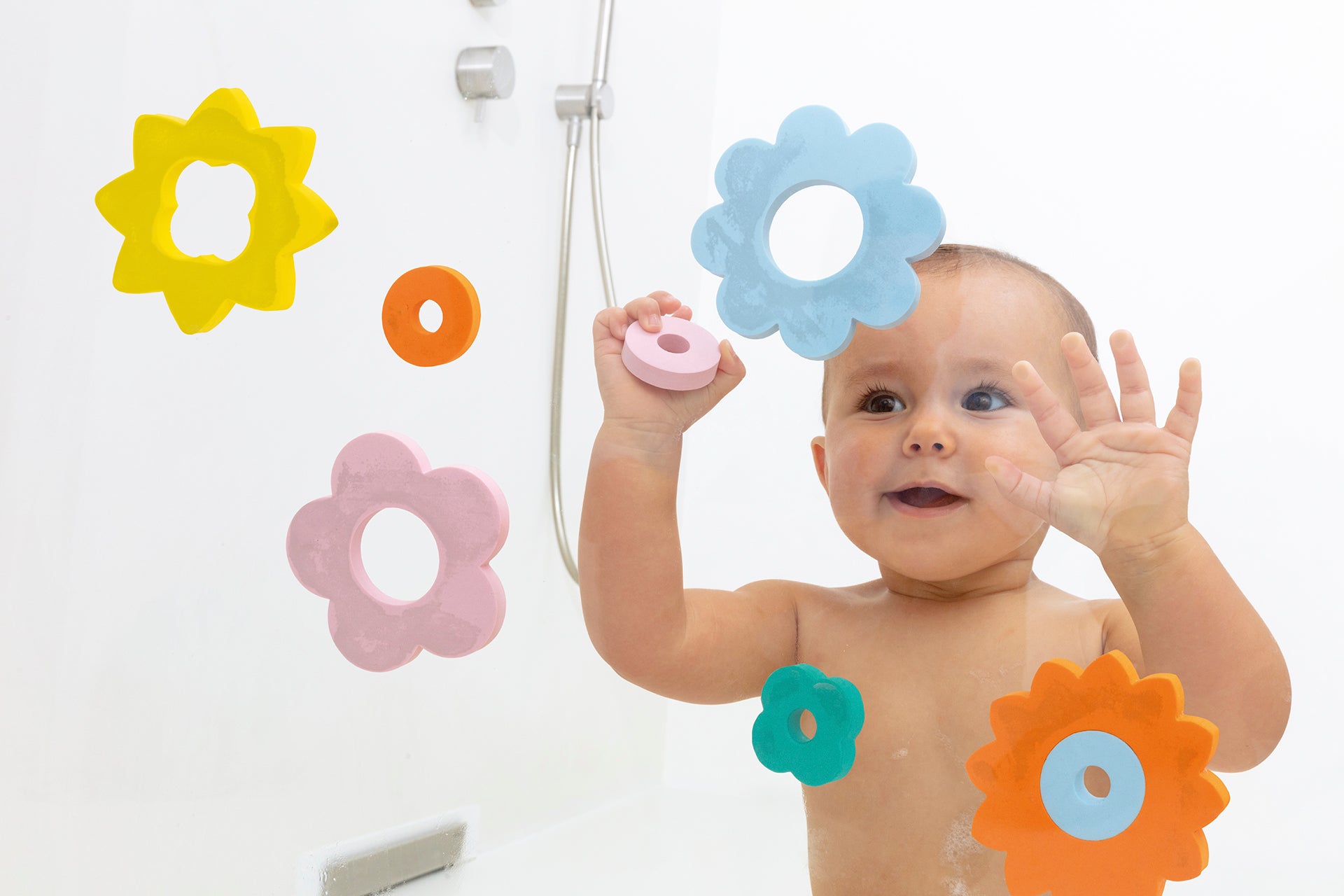 Quut Soft Foam Bath Puzzle Toy - Flower Power Design for Kids | Safe Non-Toxic Bathtub Toys | Fun Educational Play for Toddlers & Preschoolers | Perfect for Bath Time, Pool & Indoor Play