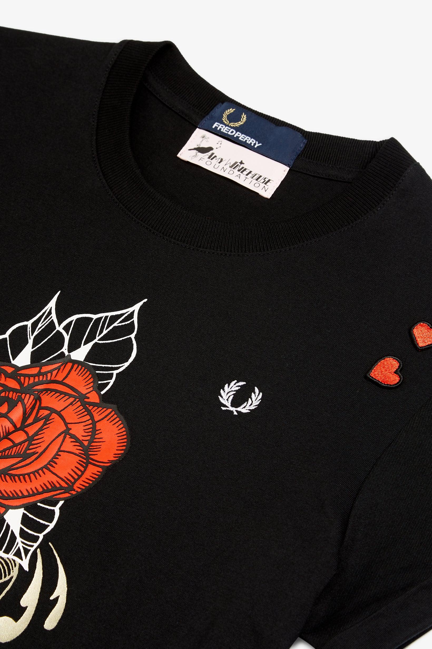 Amy Winehouse Black Rose Print T-Shirt - Vintage Music Fan Tee for Women & Men - Perfect for Concerts, Gifts & Casual Wear