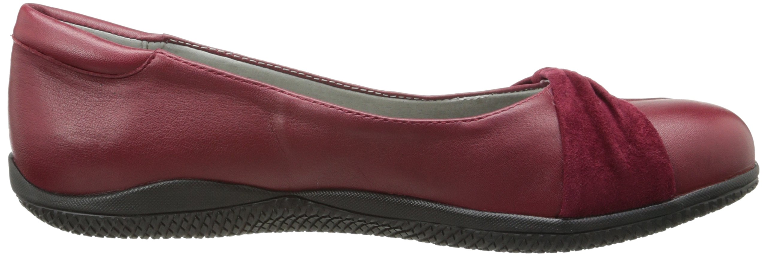 Softwalk Women's Haverhill Slip-On Comfort Shoes - Breathable Knit Fabric & Cushioned Insole for All-Day Wear - Perfect for Walking, Travel & Casual Outfits