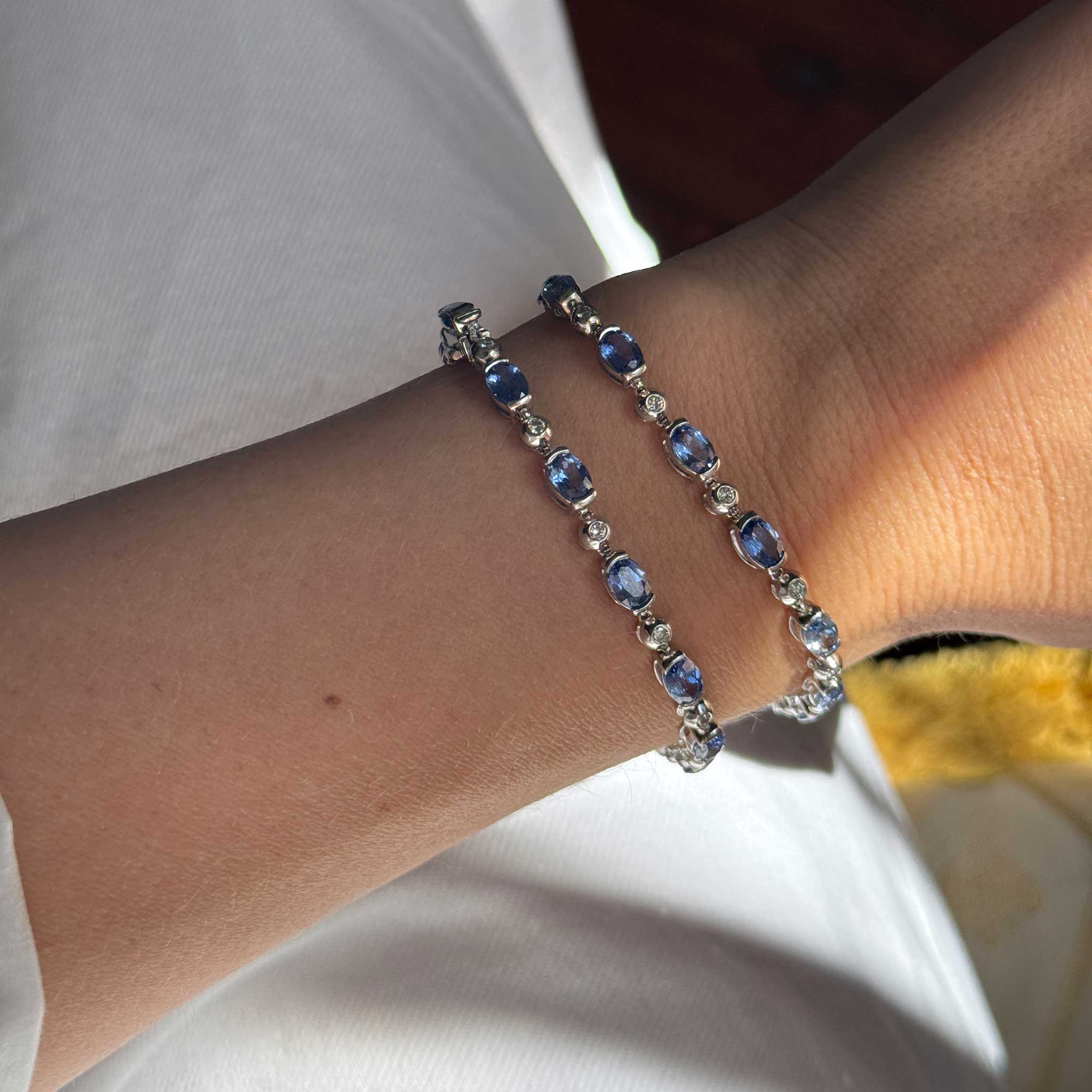 Vintage 6.16ctw Oval Sapphire & 0.39ctw Diamond 18K Gold Bracelet for Women | Elegant Jewelry Gift for Anniversary, Wedding & Special Occasions