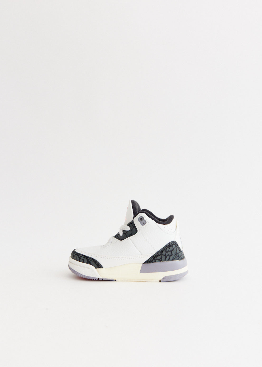 Air Jordan 3 Retro 'Cement Grey' Basketball Shoes - Men's Size TD - Classic Sneakers for Streetwear & Casual Outfits - Perfect for Basketball Games, Gym Workouts & Everyday Fashion