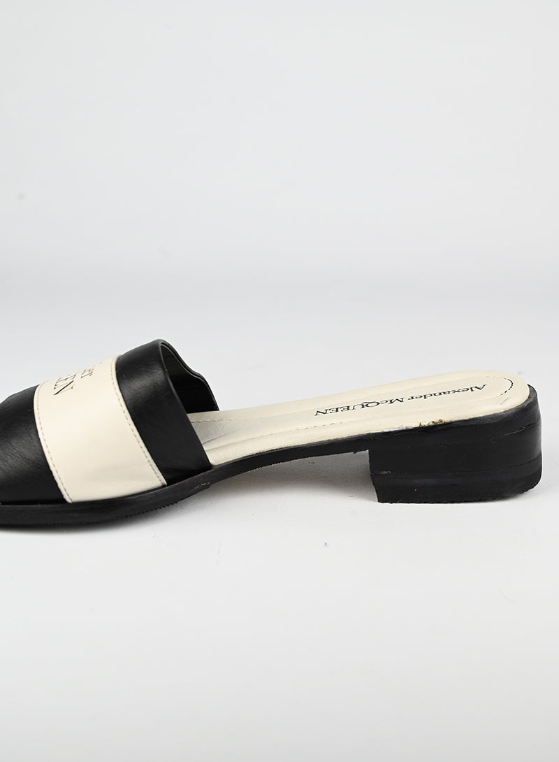 Alexander McQueen White Sandals Women's Size 39 - Elegant Summer Footwear for Beach, Party & Casual Outings