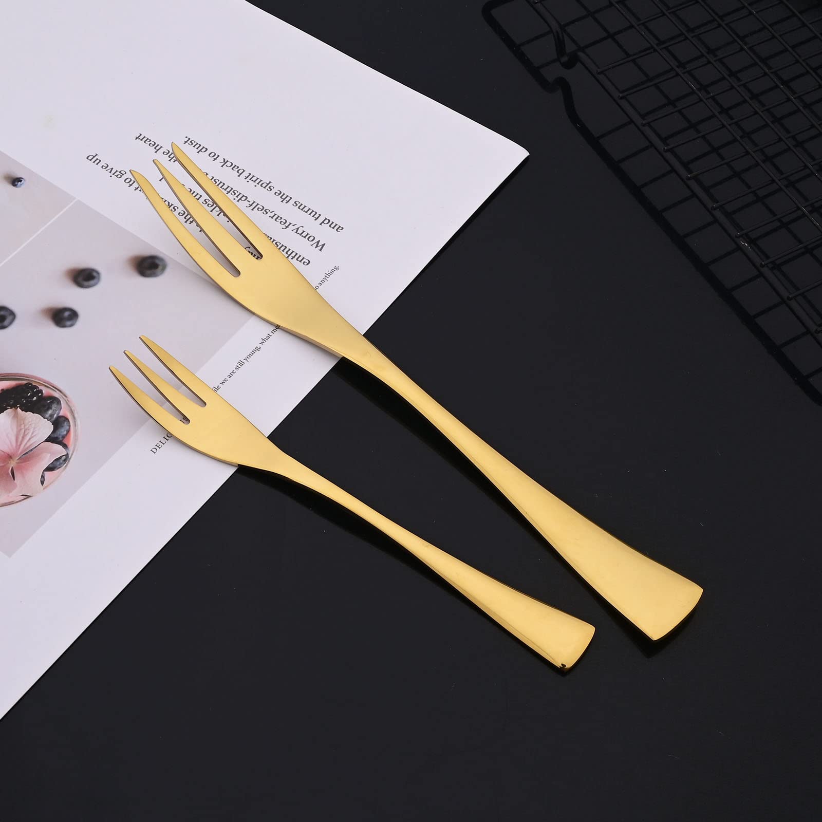 Premium Stainless Steel Dessert Forks and Spoons Set of 4 - Elegant Gold Fish Forks for Cake, Pastry, Seafood & Fine Dining - Perfect for Parties, Weddings & Home Entertaining