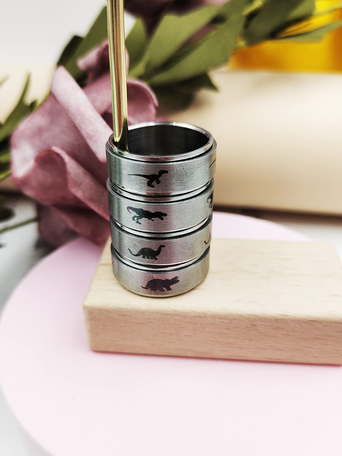 INENIMARTJ Dinosaur Fidget Rings for Women & Men - Stainless Steel Spinner Ring for Anxiety Relief - Jurassic Dinosaur Spinning Ring - Perfect for Stress Relief, ADHD, Autism & Office Focus