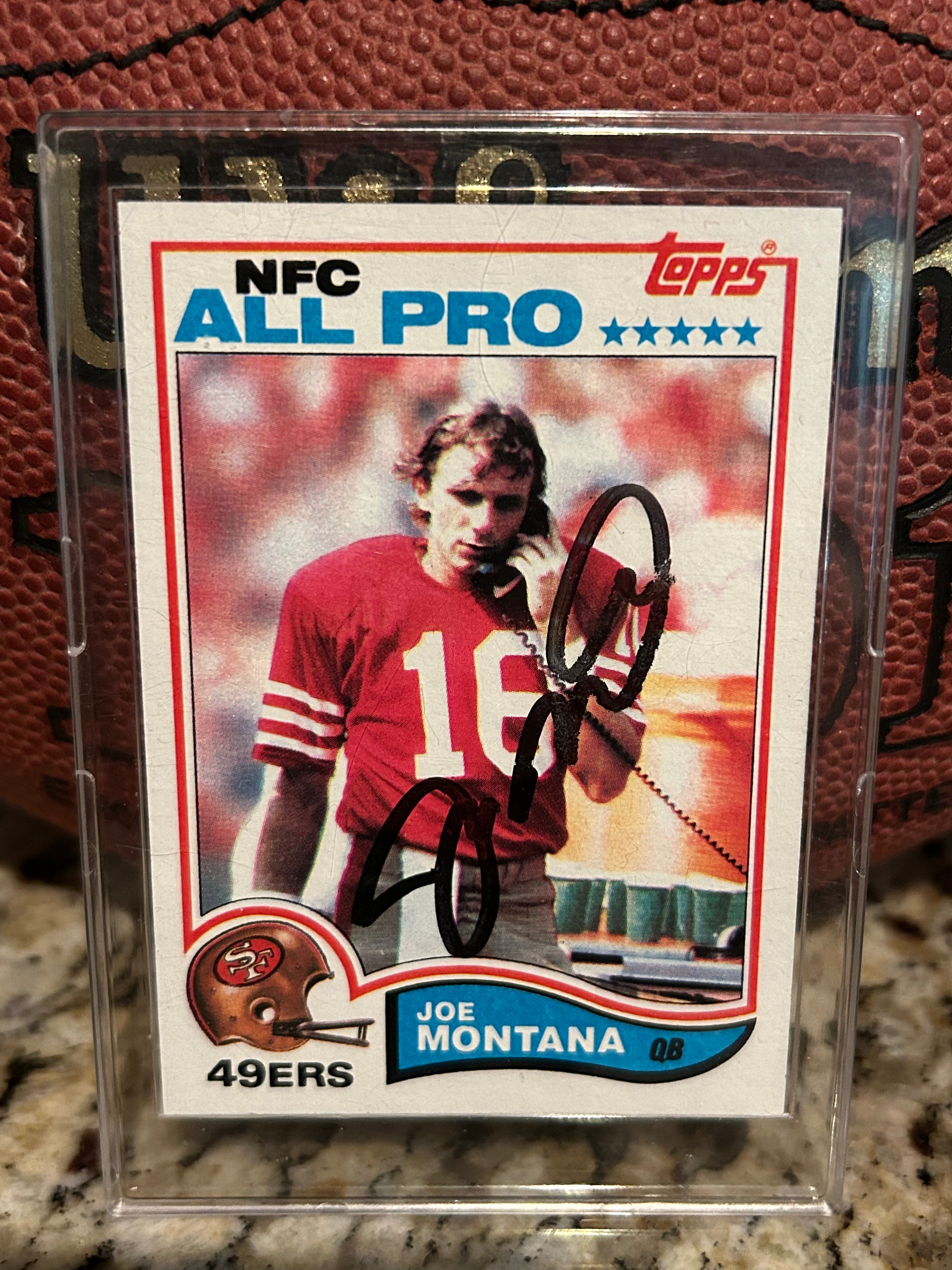 JOE MONTANA 1982 TOPPS Football Card #488 Autographed - Rare Collectible for NFL Fans, Sports Memorabilia Enthusiasts & Investment - Perfect for Display, Gifts & Trading