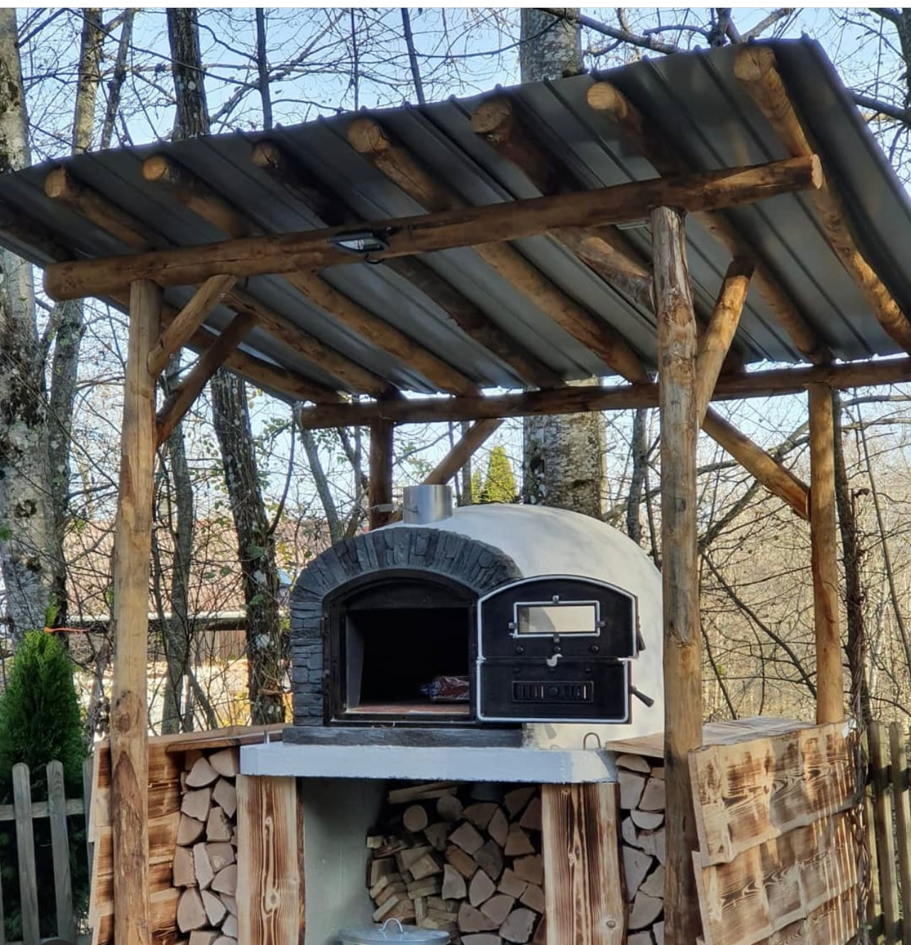 Premium VENTURA PRETO Hybrid Wood & Gas Pizza Oven - Best Selling Outdoor Pizza Maker for Backyard, Patio & Restaurant Use