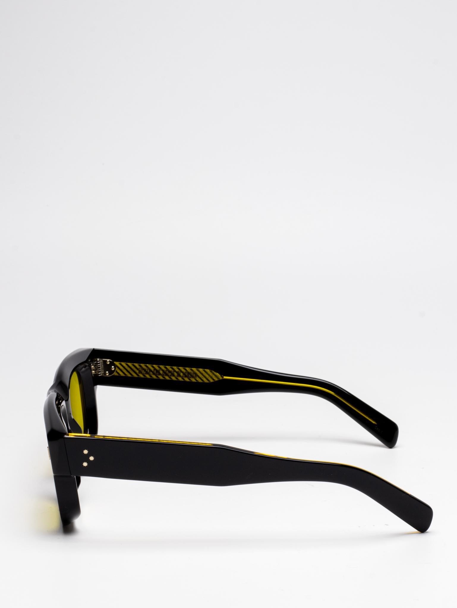 Cutler and Gross CGSN 1402 01 Sunglasses - Classic Aviator Style with UV Protection - Perfect for Driving, Travel & Outdoor Activities