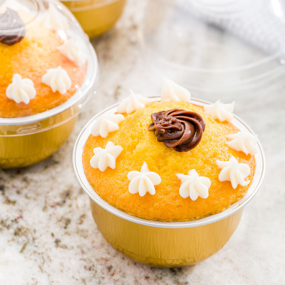 5 oz Round Gold Aluminum Baking Cups with Plastic Dome Lids - 3.25