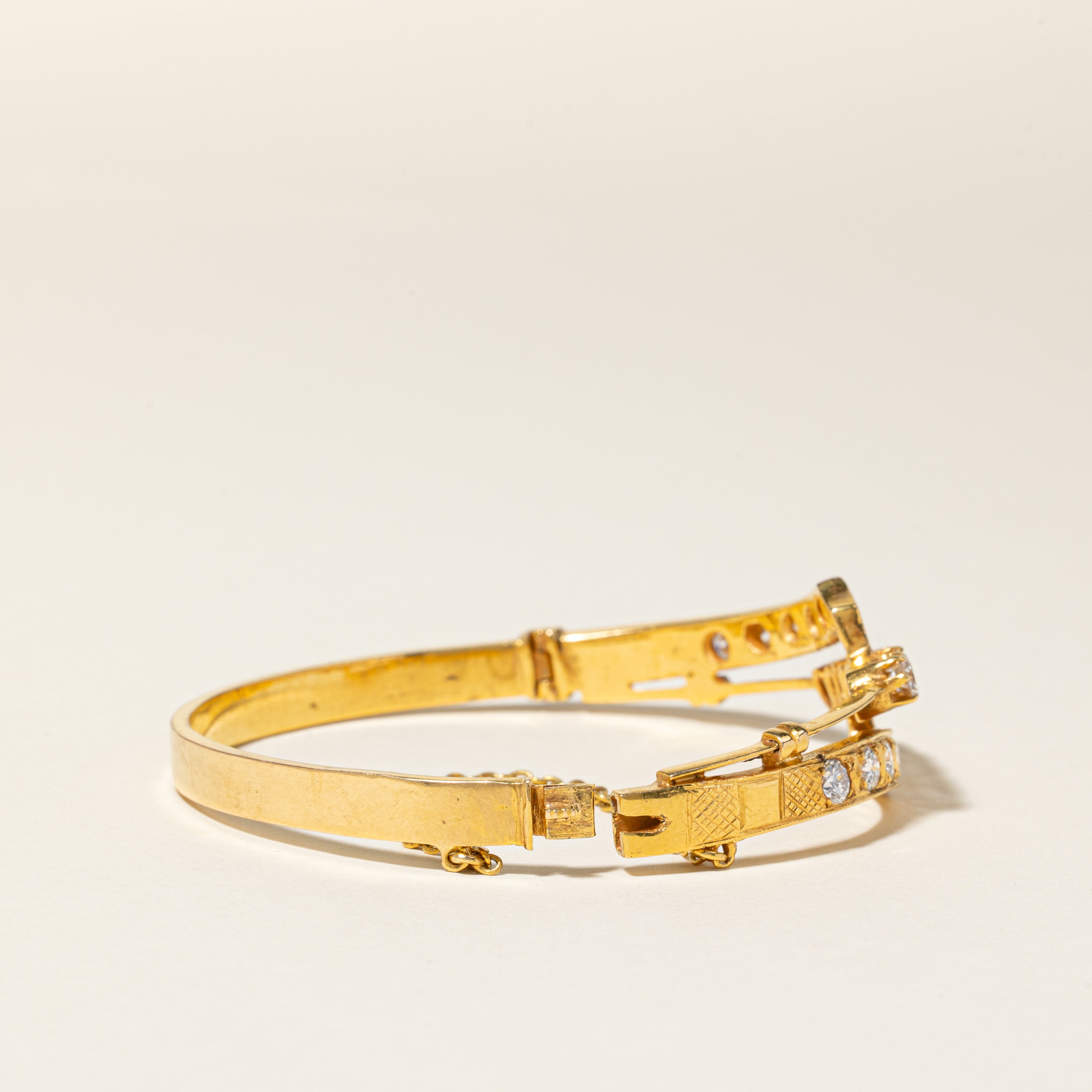 15K Yellow Gold Diamond Oval Bangle Bracelet for Women | 2.67ctw Oval-Cut Diamond Tennis Bracelet | Elegant Jewelry Gift for Anniversary, Birthday & Special Occasions