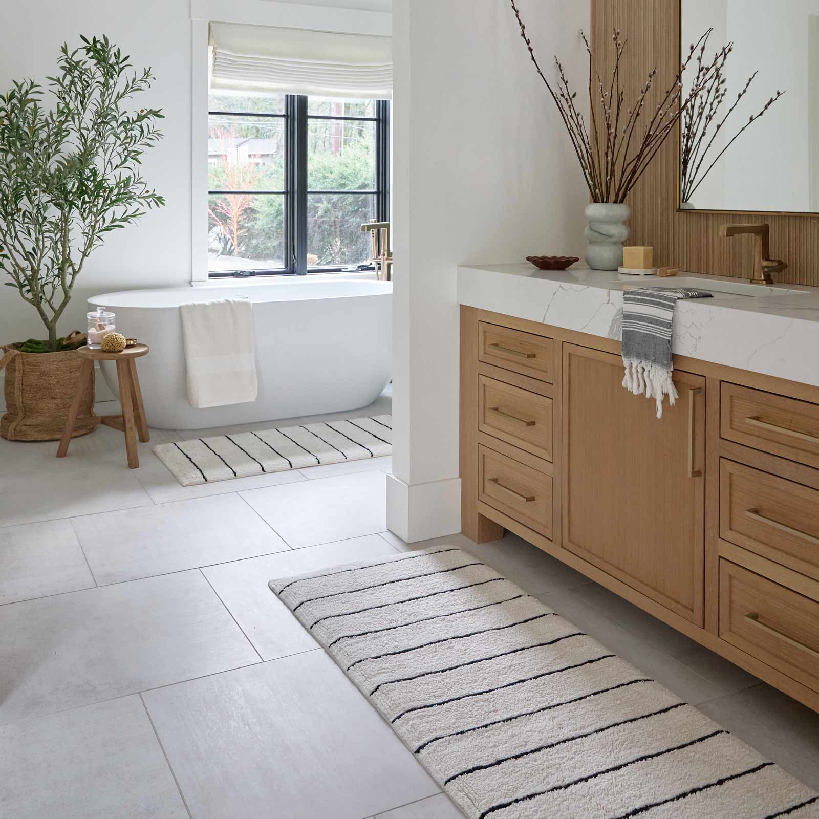 Soft Plush Bath Mat - Non-Slip Absorbent Bathroom Rug - Darby Collection | Perfect for Bathroom, Shower & Vanity Areas