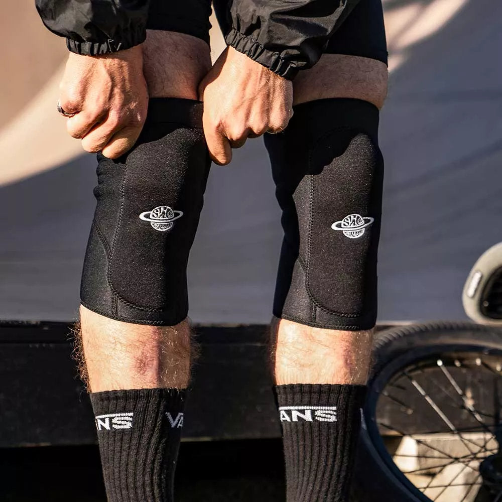 Dennis Enarson Signature Knee Pads - Protective Skateboarding Gear for Extreme Sports & Street Skating - Durable Knee Protection for Skateboarders, BMX & Action Sports