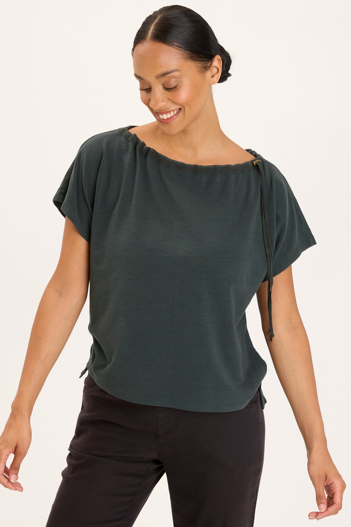Exelda Tee Vining Ivy Pigment Dye T-Shirt - Soft Vintage Style Graphic Tee for Women - Perfect for Casual Wear, Street Style & Boho Outfits