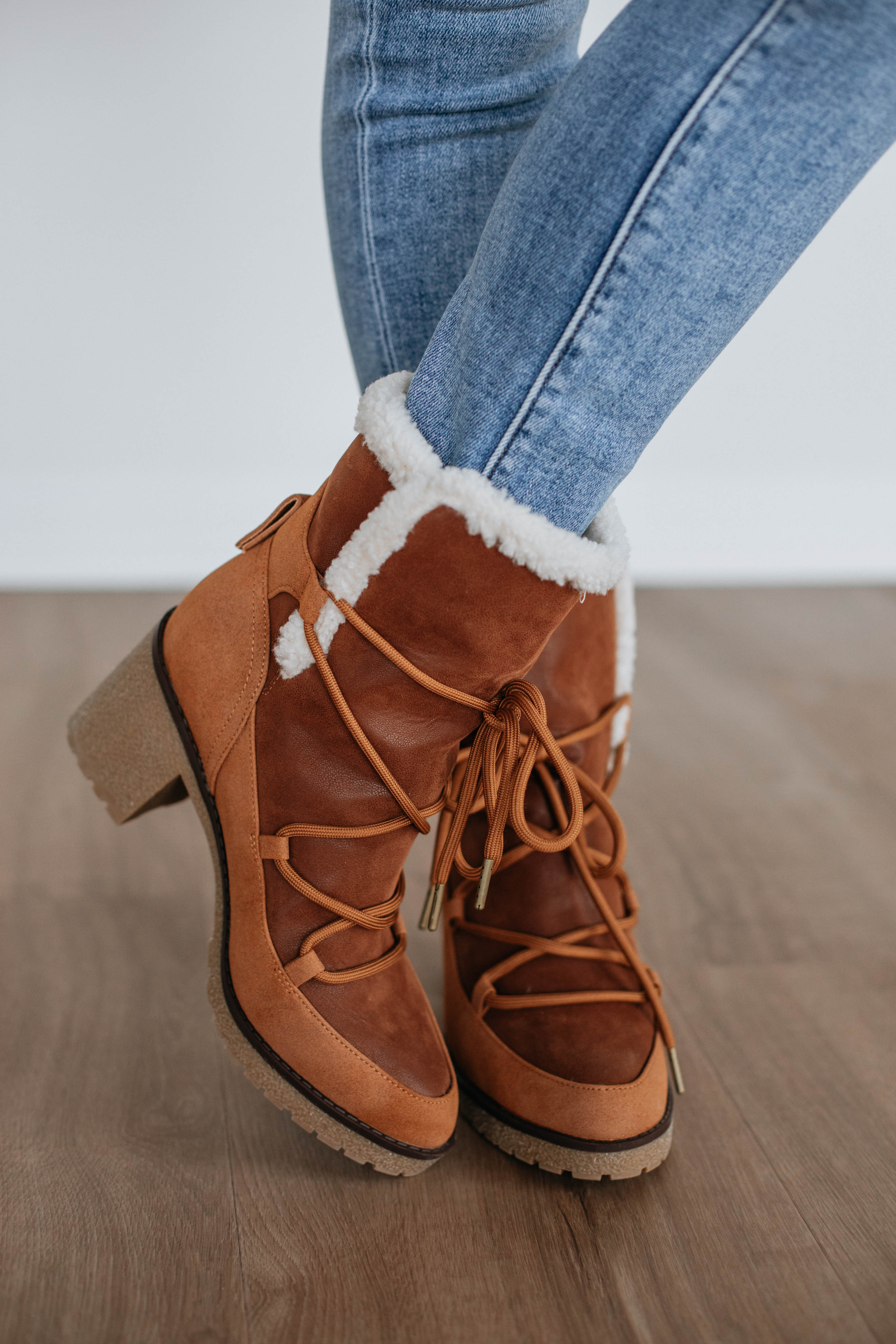 Warm & Stylish Cognac Winter Boots for Women - Perfect for Snowy Days & Outdoor Adventures