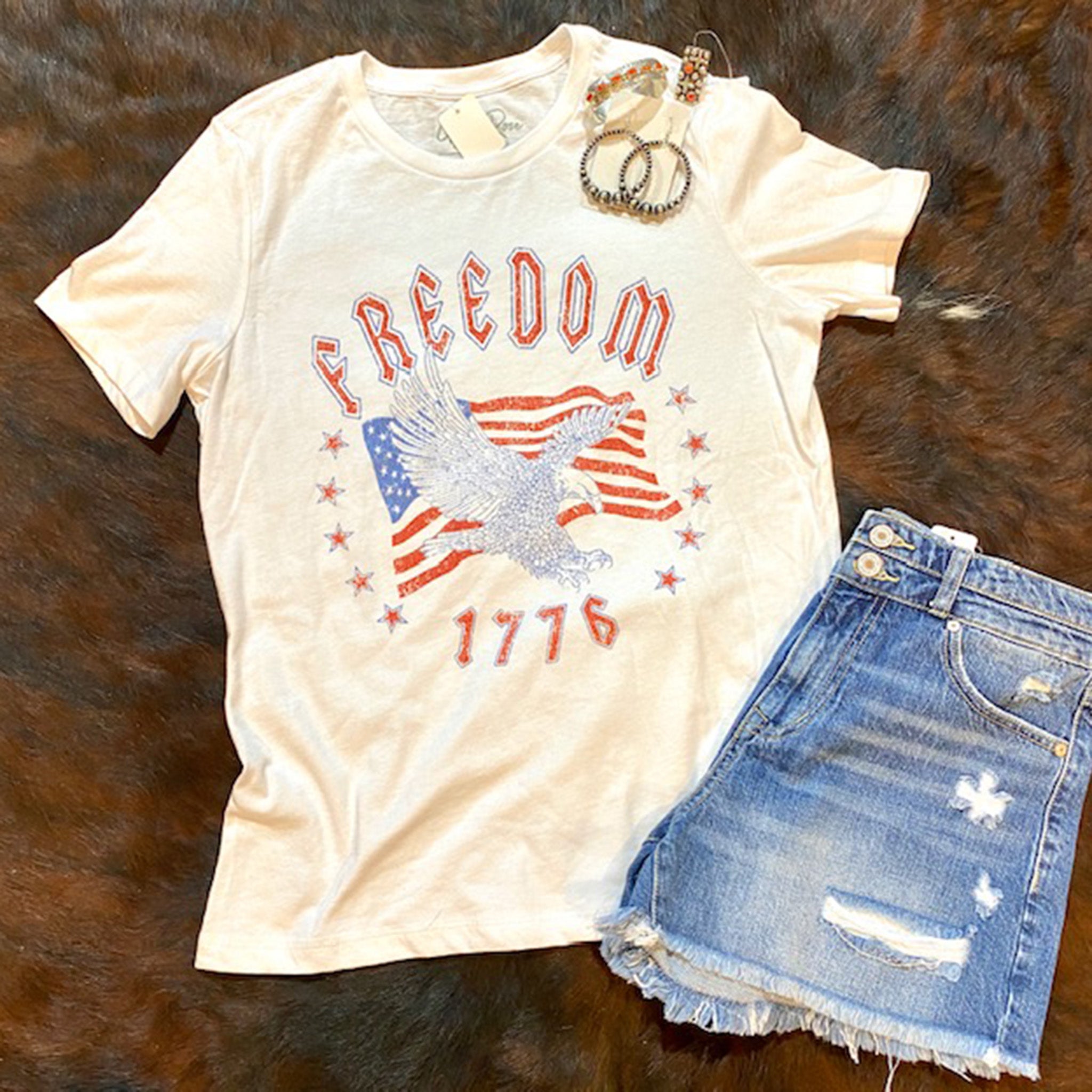 1776 Freedom T-Shirt - Patriotic American Flag Graphic Tee for Men & Women - Perfect for 4th of July, Independence Day & Casual Wear