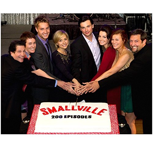 Justin Hartley and Tom Welling Smallville Cast 8x10 Photo - Autographed Collectible for Fans, Home Decor, and Gift Ideas