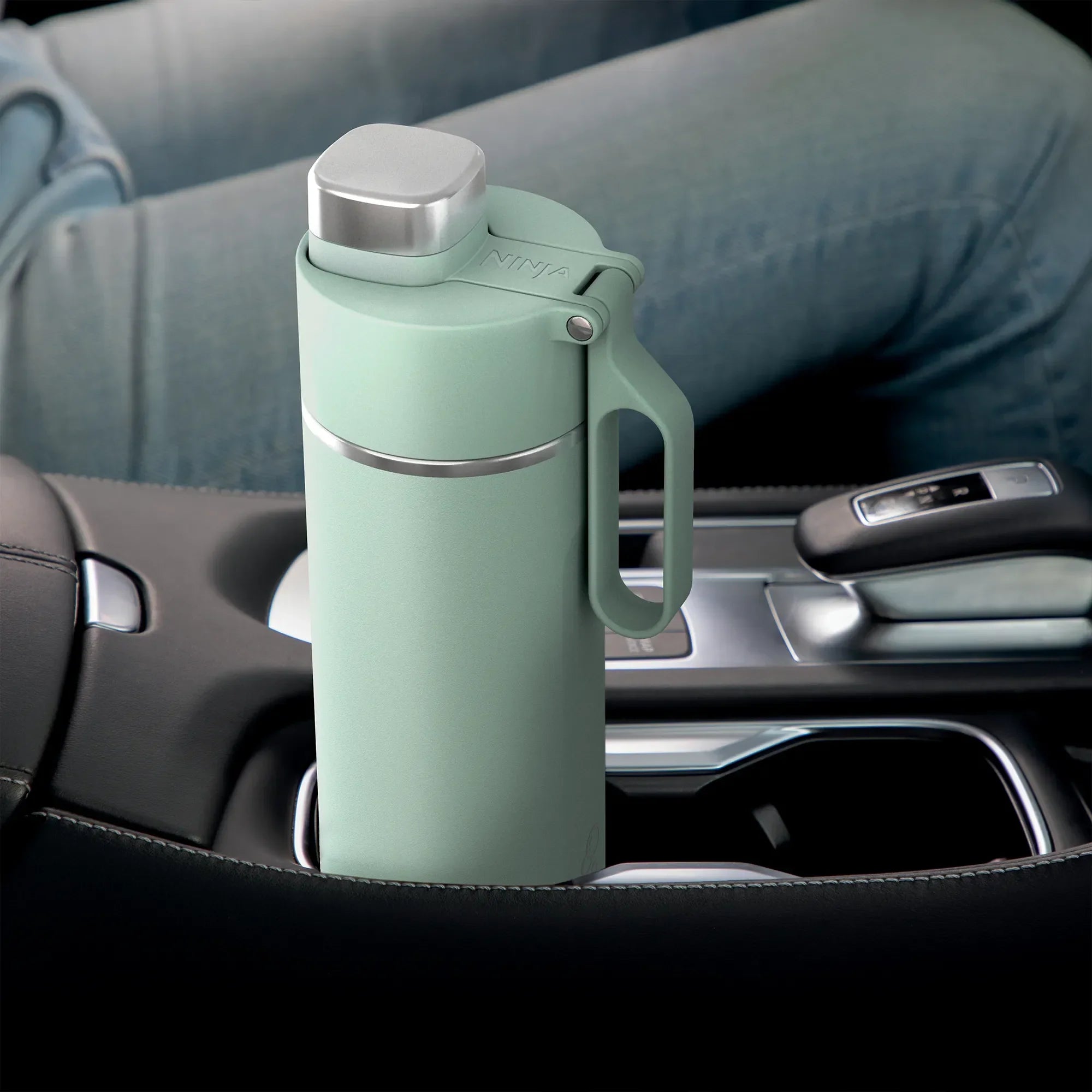 Ninja Thirsti 700ml Insulated Water Bottle - Leak Proof Stainless Steel Travel Mug for Hot & Cold Drinks - Perfect for Gym, Hiking, Office & Outdoor Adventures