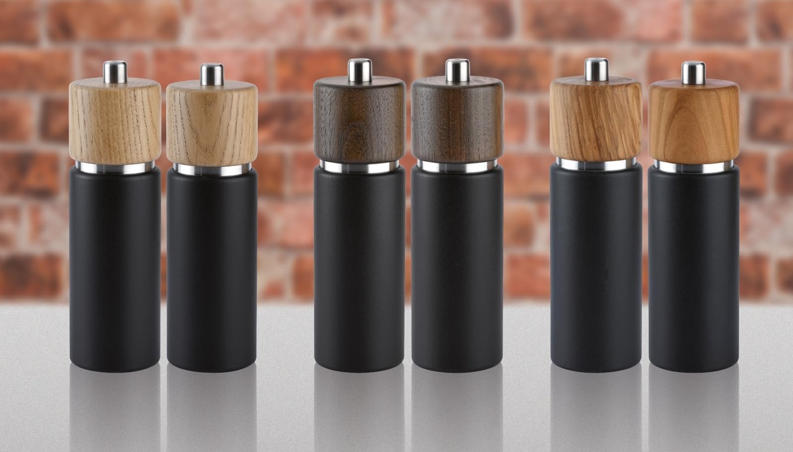 Premium Zassenhaus Hannover 7-Inch Pepper Grinder Mill - Matte Black & Natural Olive Wood - Adjustable Coarseness for Freshly Ground Spices - Perfect for Kitchen, Dining Table & Gourmet Cooking