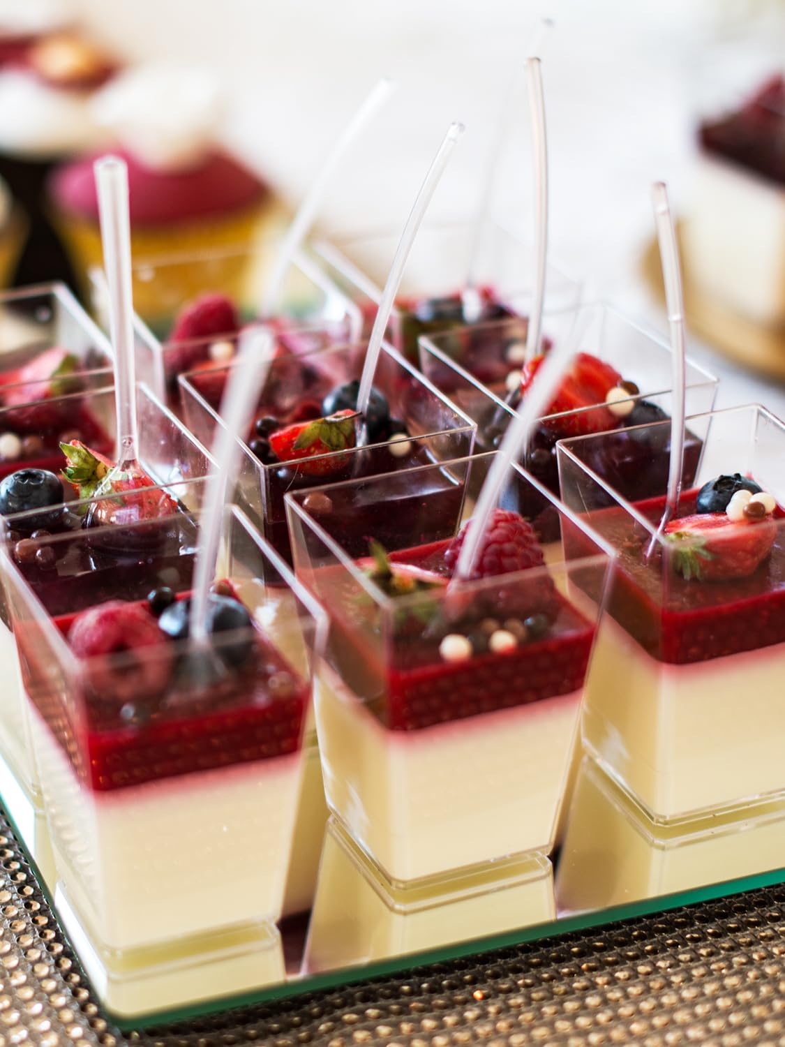 60 Sets 5oz Mini Dessert Cups with Spoons - Clear Plastic Parfait Cups for Puddings, Mousse, Appetizers, Ice Cream & Party Snacks - Perfect for Catering, Weddings, Baby Showers & Home Entertaining