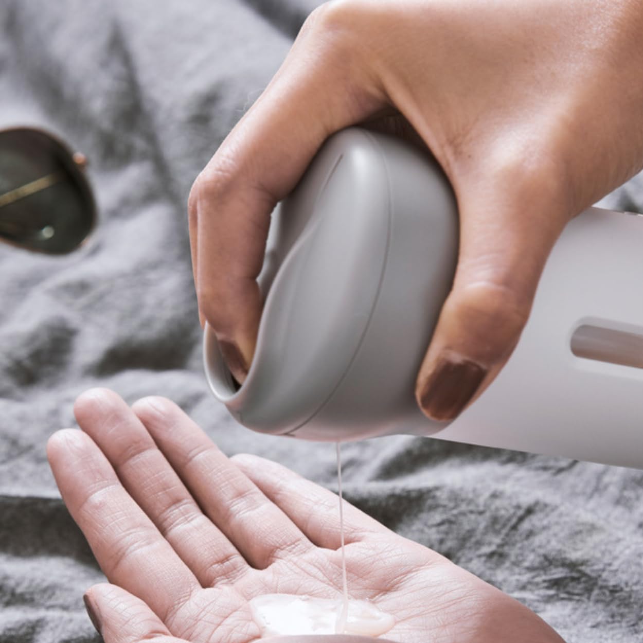 Inevit 4-in-1 Cosmetic Travel Dispenser Kit - Leakproof Refillable Toiletry Bottles for Shampoo, Body Wash & Lotion (40ml x4, Peach) - Compact Travel Essentials for Vacation, Gym & Airplane Carry-On