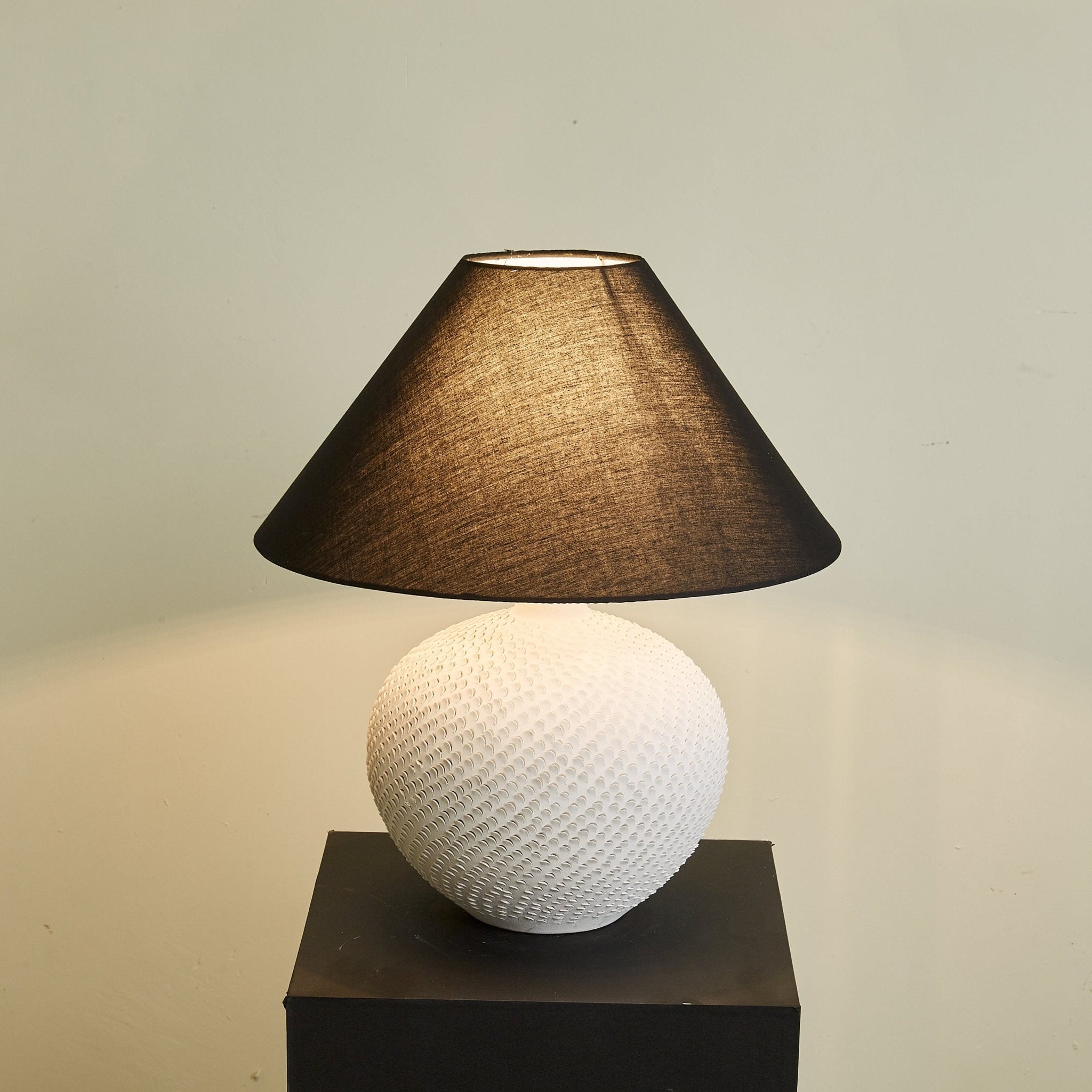Velvra Table Lamp - Modern LED Nightstand Lamp with USB Port & Touch Control, Perfect for Bedroom, Living Room & Office (Black)
