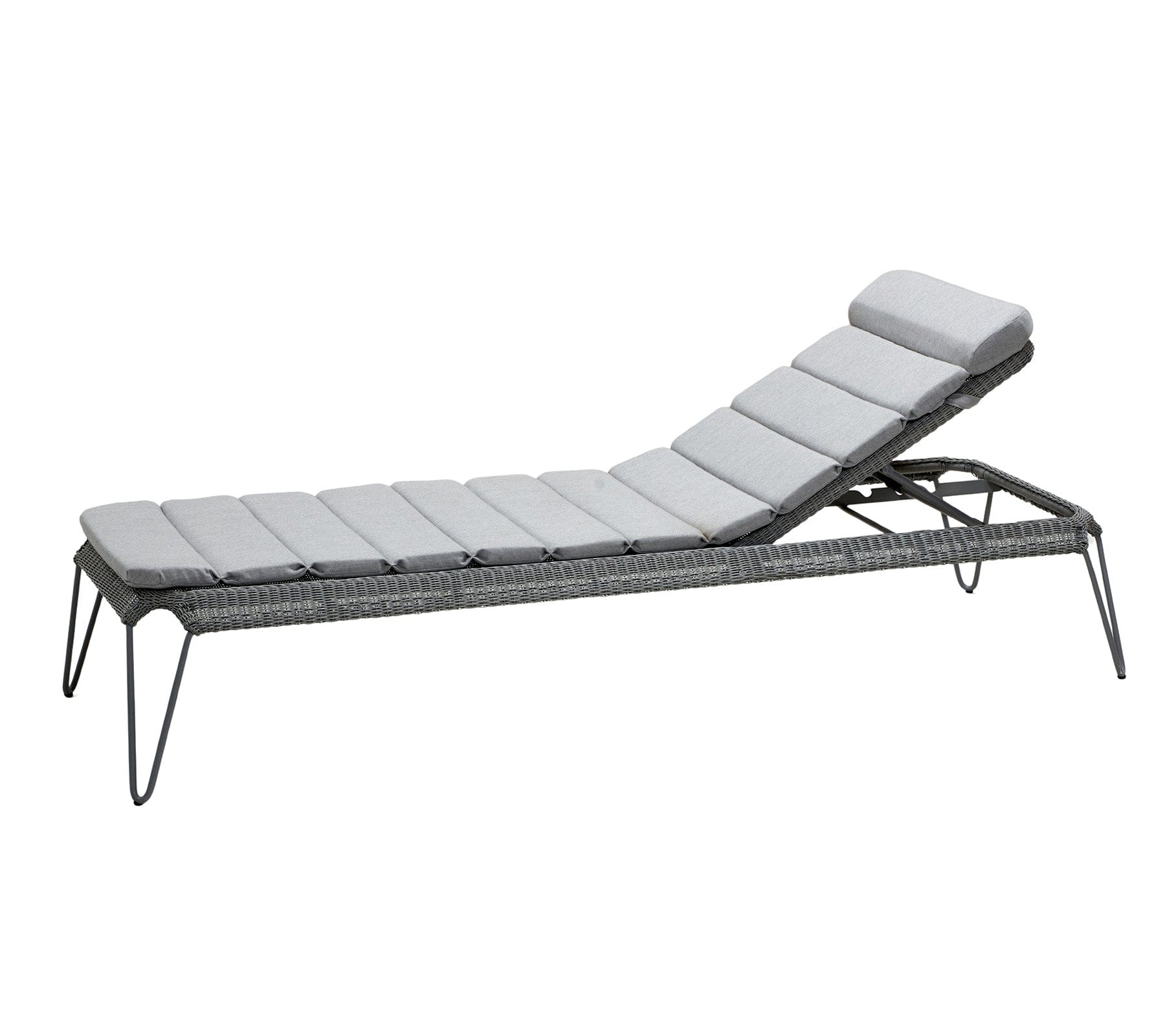 Premium Stackable Outdoor Sunbed - Durable & Weather-Resistant Lounge Chair for Poolside, Beach, Patio, and Backyard Relaxation