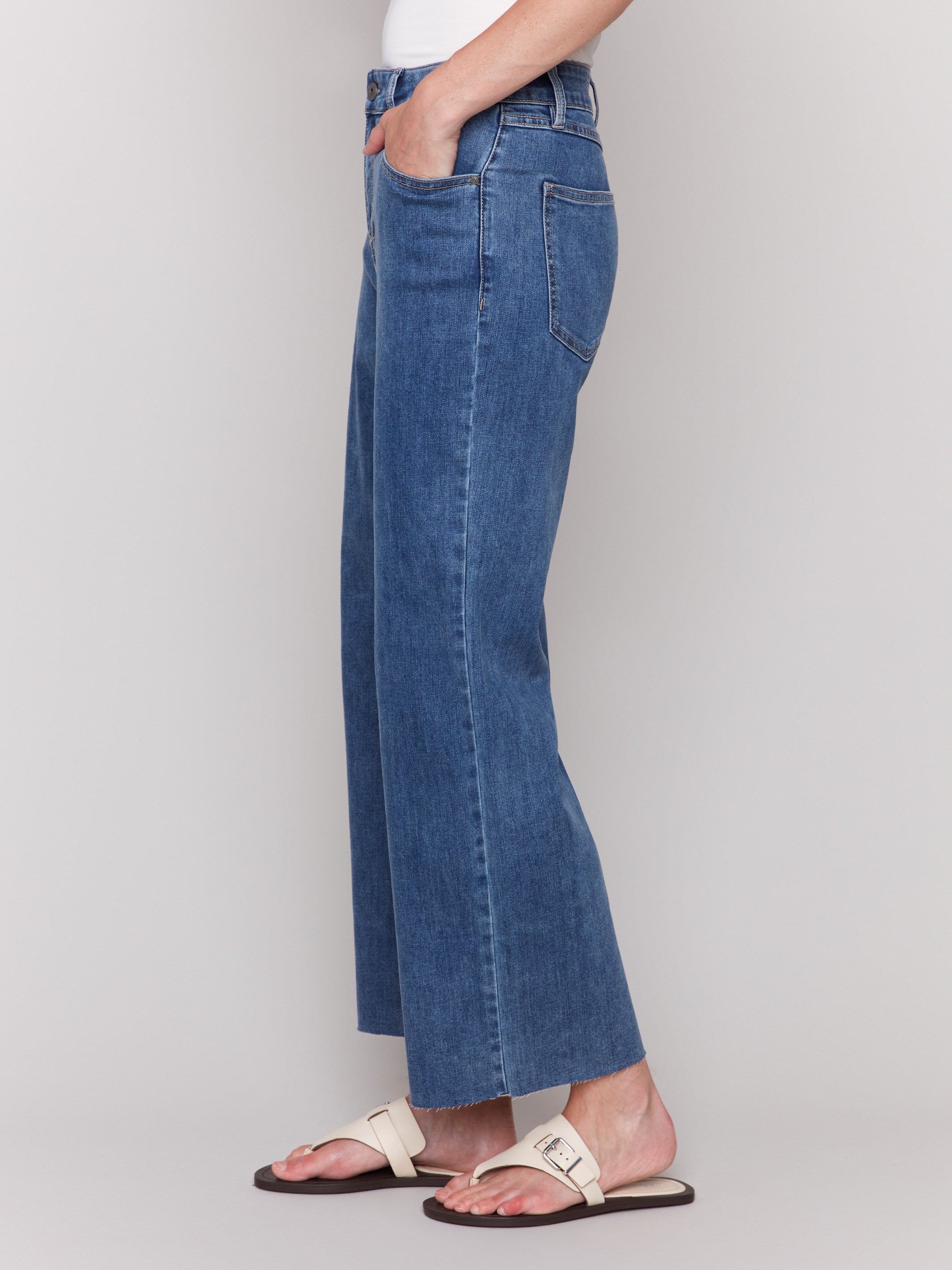 Stylish Wide Leg Jeans with Raw Edge - Medium Blue Wash for Women | Perfect for Casual Outfits, Streetwear & Boho Fashion