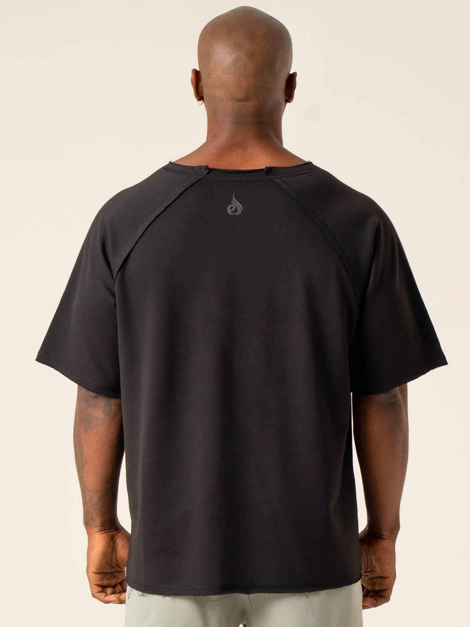Premium Black Fleece Raglan Top for Women - Soft & Comfortable Winter Wear for Casual Outings & Outdoor Activities
