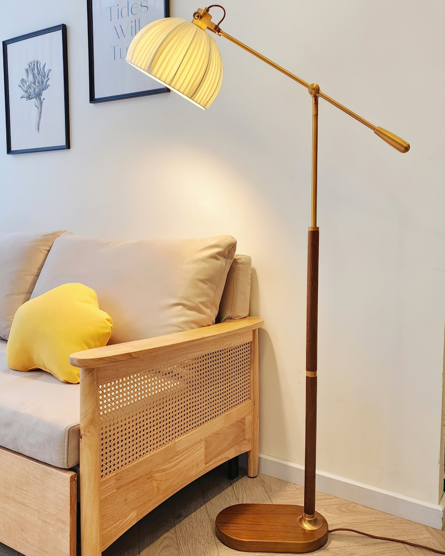 Alaric Modern Floor Lamp - Adjustable Brightness LED Standing Light for Living Room, Bedroom & Office - Stylish Home Decor Lighting