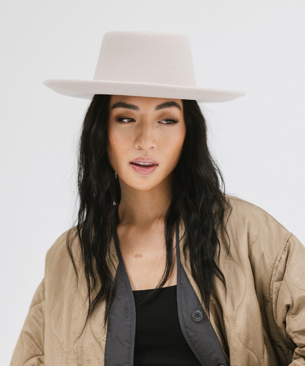 Stylish Ginger Gambler Hat for Men & Women - Vintage Western Cowboy Hat - Perfect for Halloween, Cosplay, and Country Music Festivals