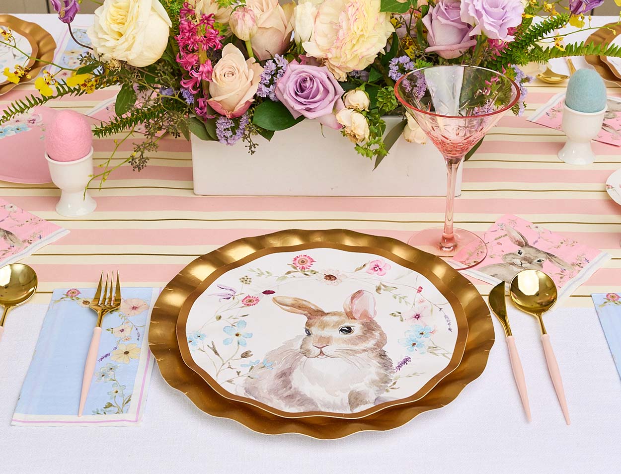 Elegant Wavy Dinner Plates Set of 8 - Easter Tableware for Holiday Dining & Party Decor