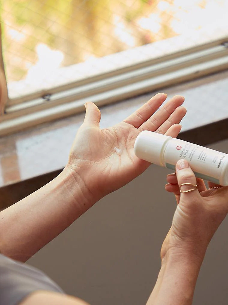 Manduka Yoga Grip Gel - Non-Slip Hand Grip for Yoga & Workouts - Citrus Scent - Perfect for Hot Yoga, Pilates & Gym Training