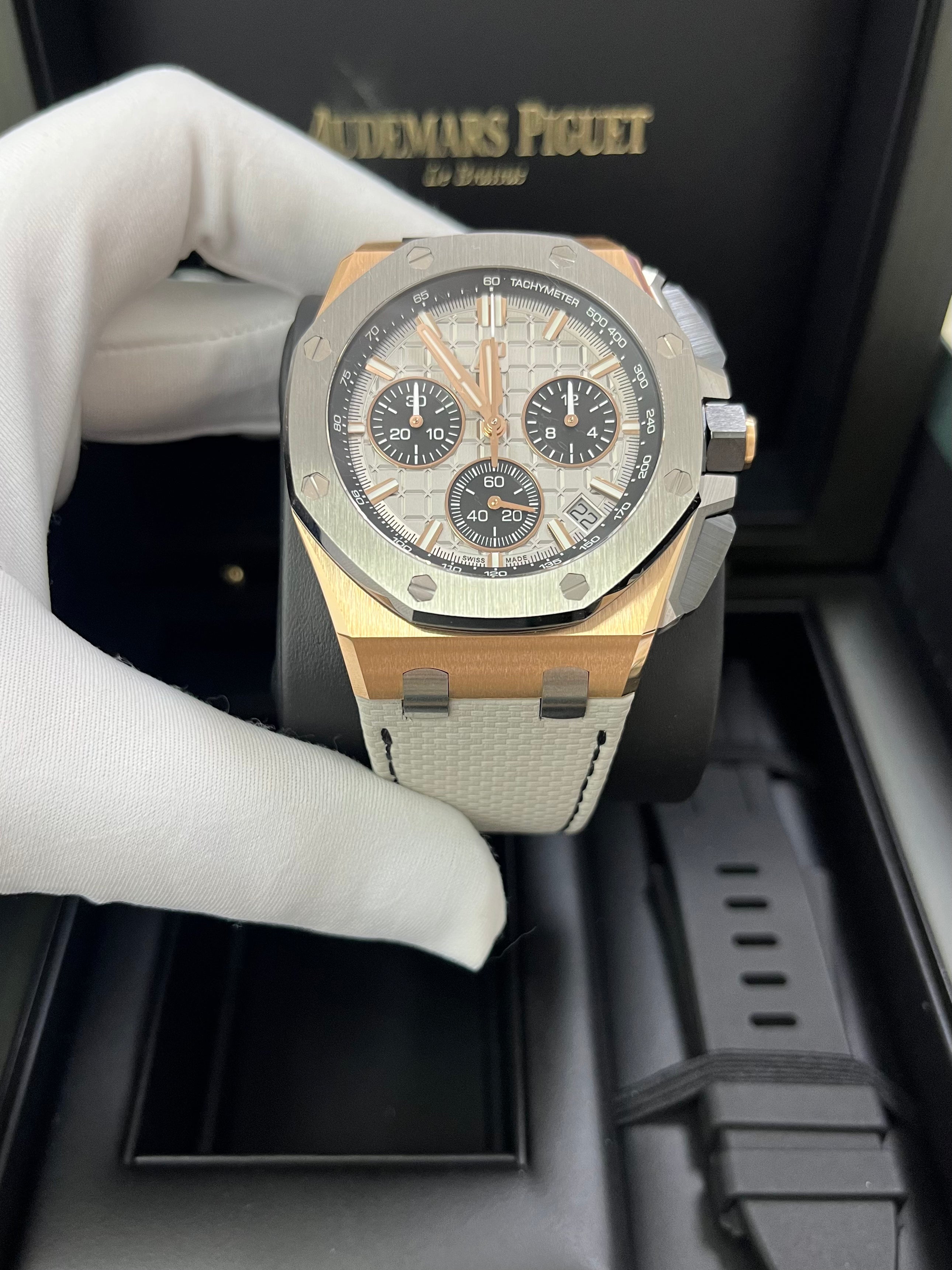 Audemars Piguet Royal Oak Offshore Chronograph 43mm Men's Watch - 18k Rose Gold & Titanium Case, Grey Dial (Ref# 26420OI.OO.A015VE.01) - Luxury Sports Watch for Business, Events & Collectors