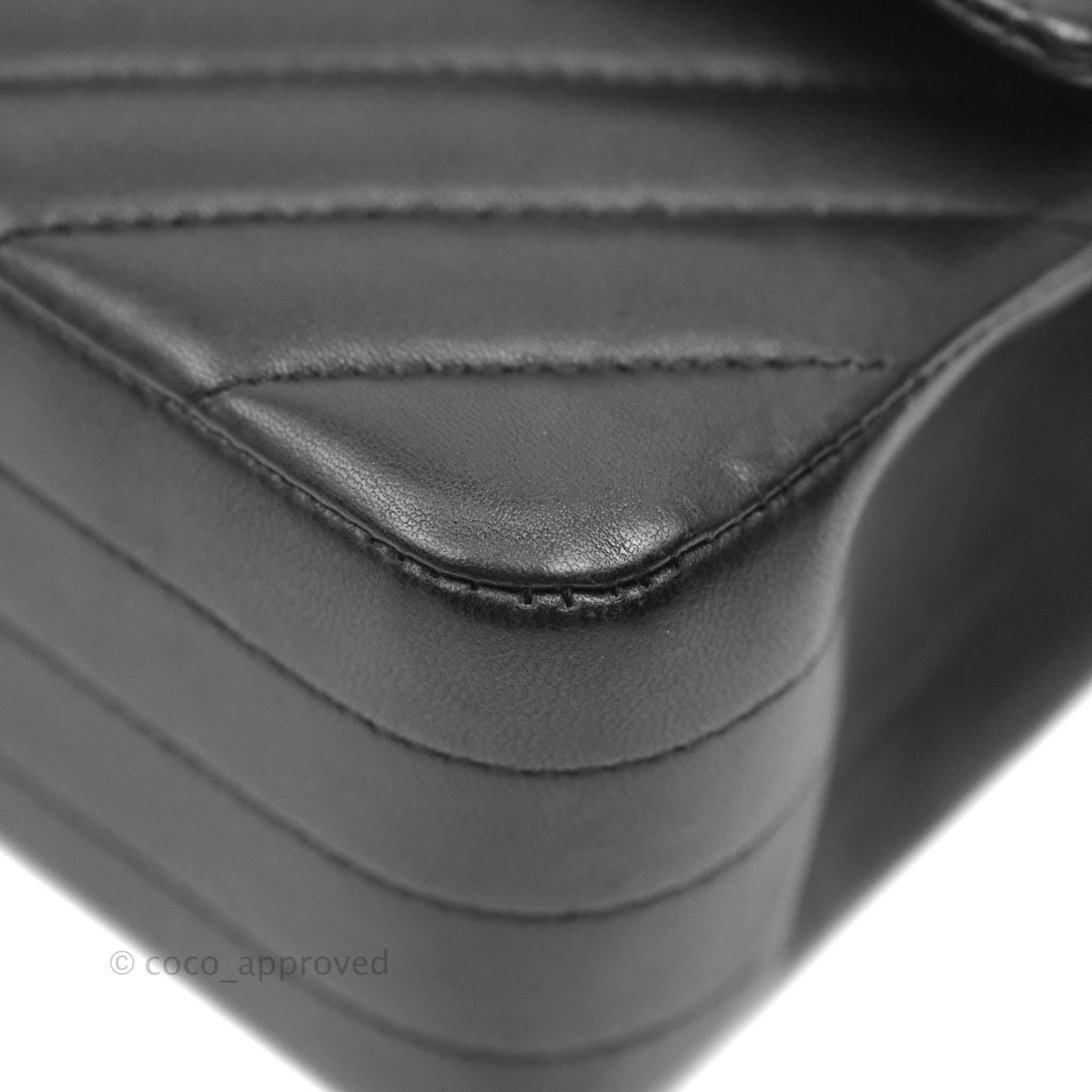 Chanel Classic Chevron M/L Medium Double Flap So Black Lambskin Bag - Luxury Designer Handbag for Women, Perfect for Evening Events & Special Occasions