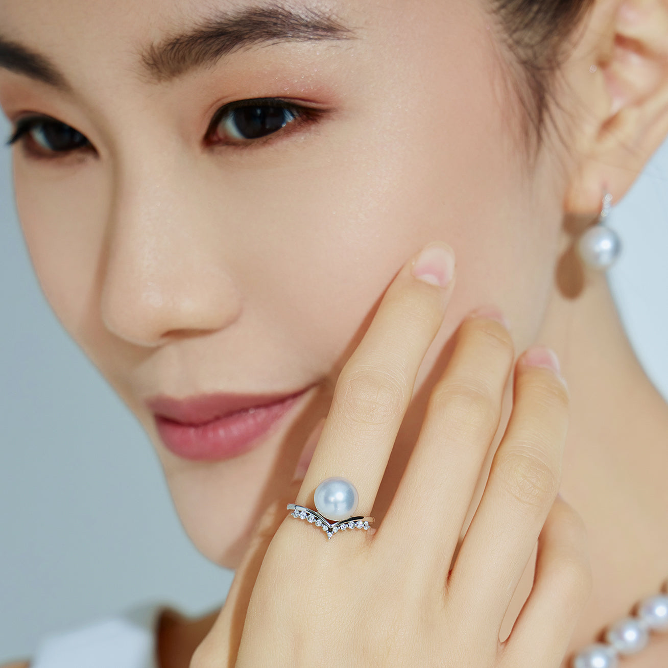 18K Gold Diamond & Australian White South Sea Pearl Ring KR00083 - Elegant Bridal Jewelry, Anniversary Gift, Luxury Statement Piece for Women